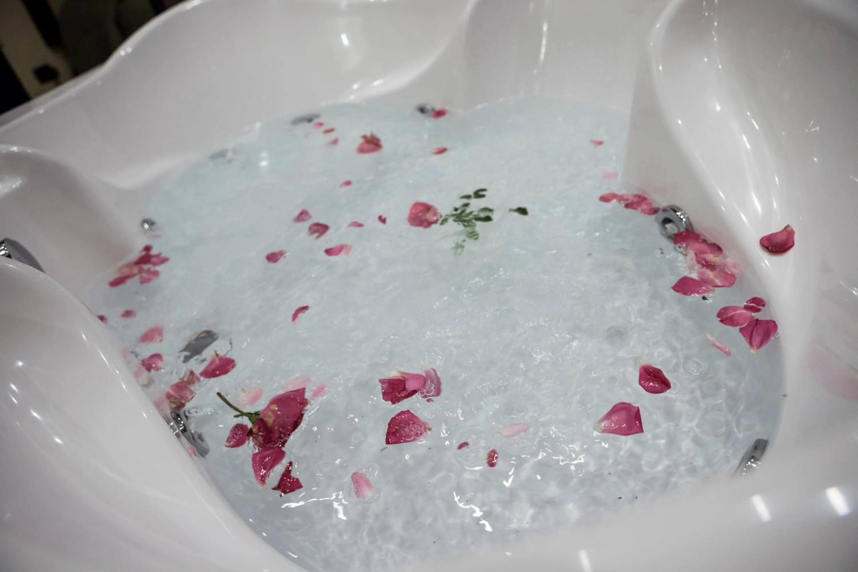 Shower in Manhattan Village Hotel