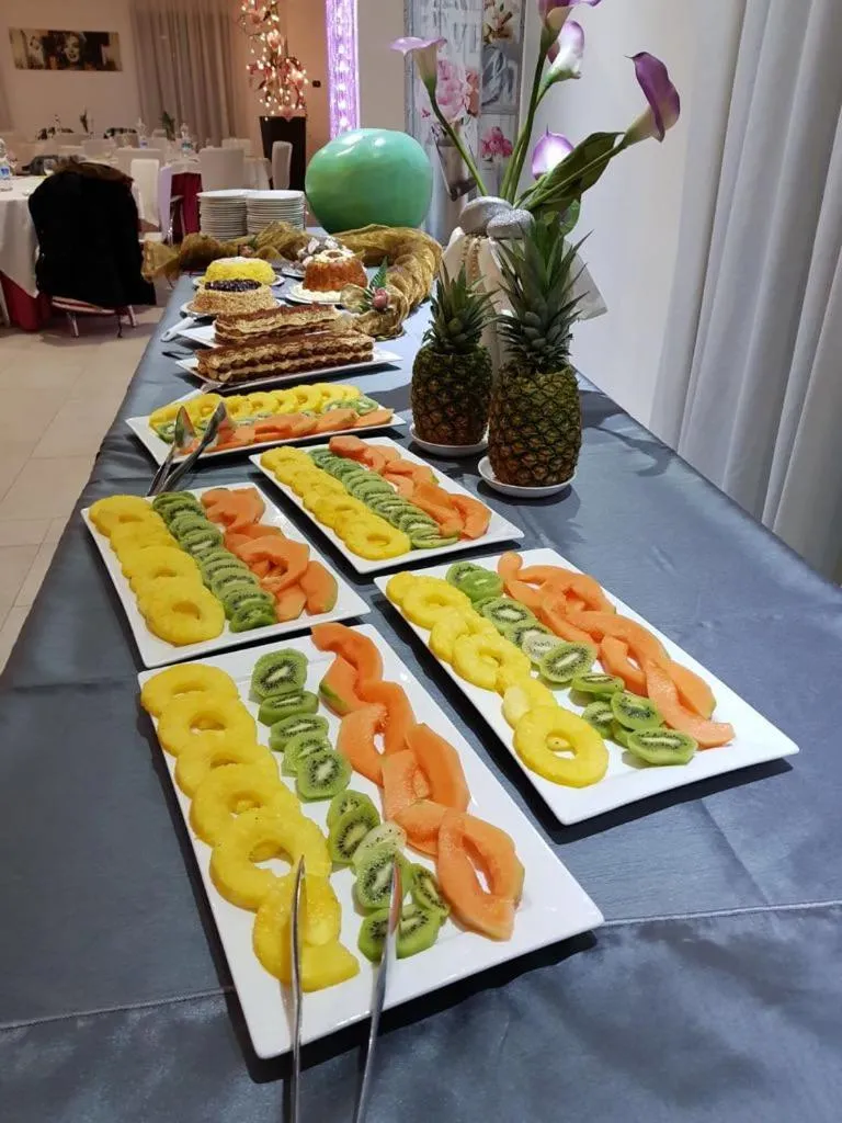 Restaurant/places to eat in Manhattan Village Hotel