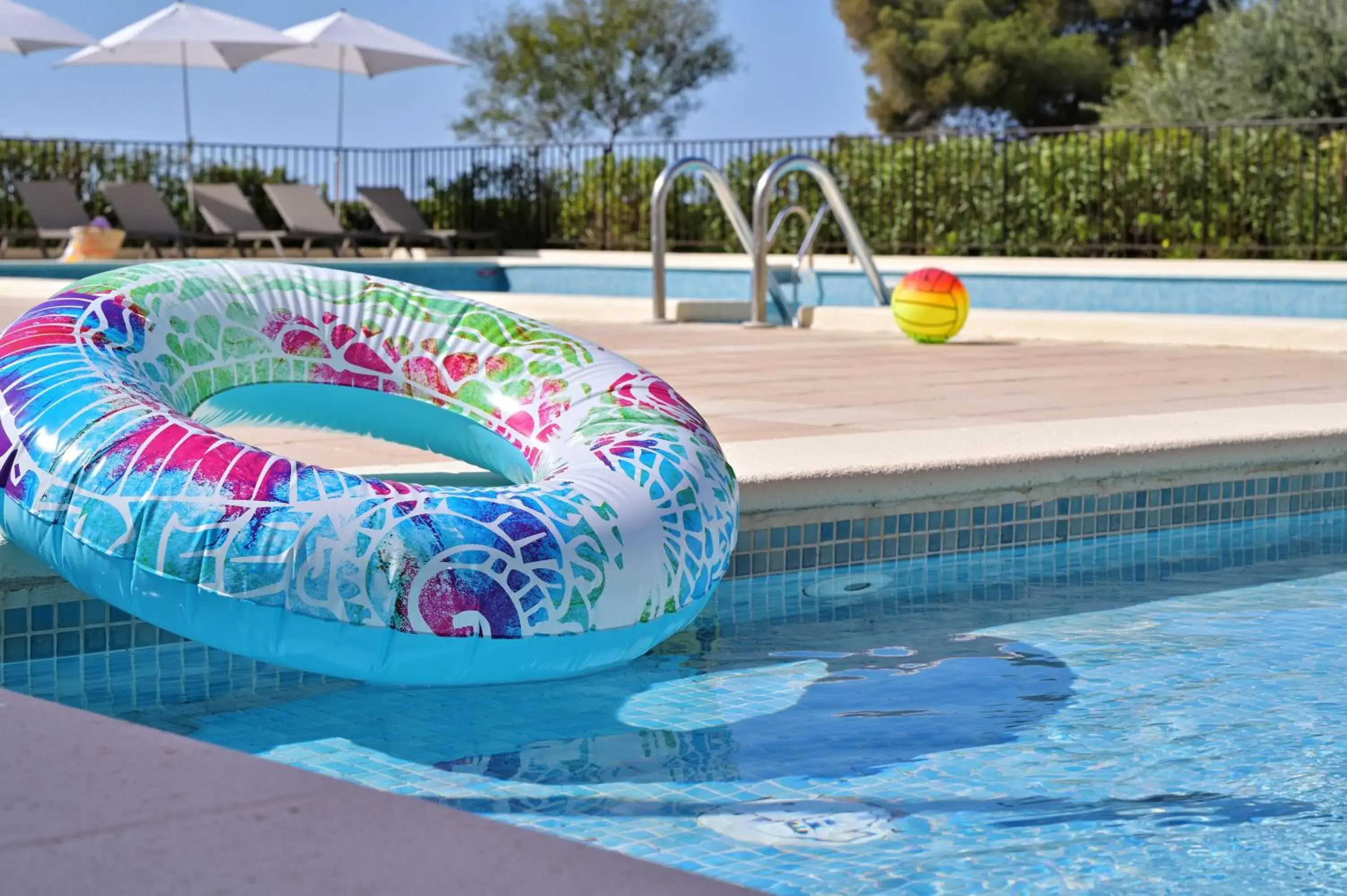 Swimming pool in Résidence Les Calanques Swimming pool in Résidence Les Calanques