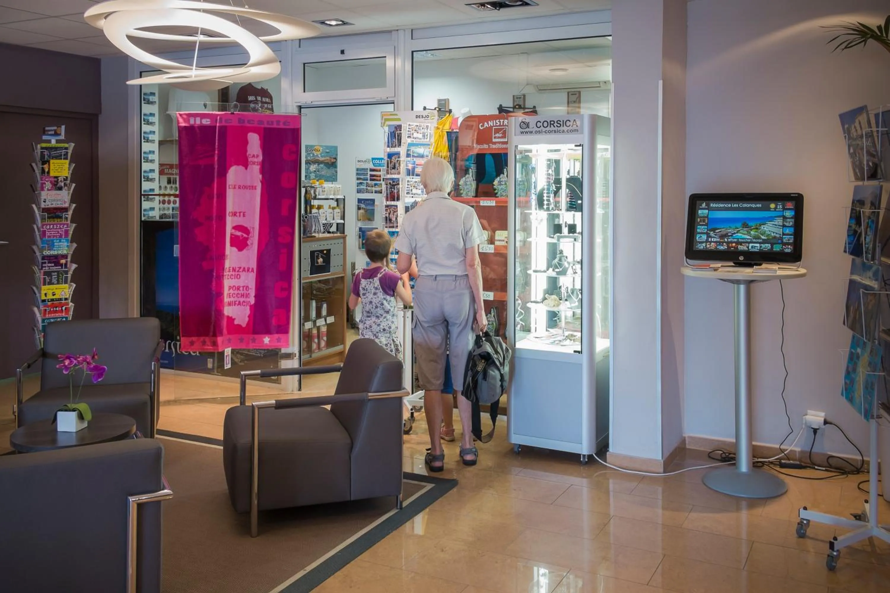 On-site shops in Résidence Les Calanques