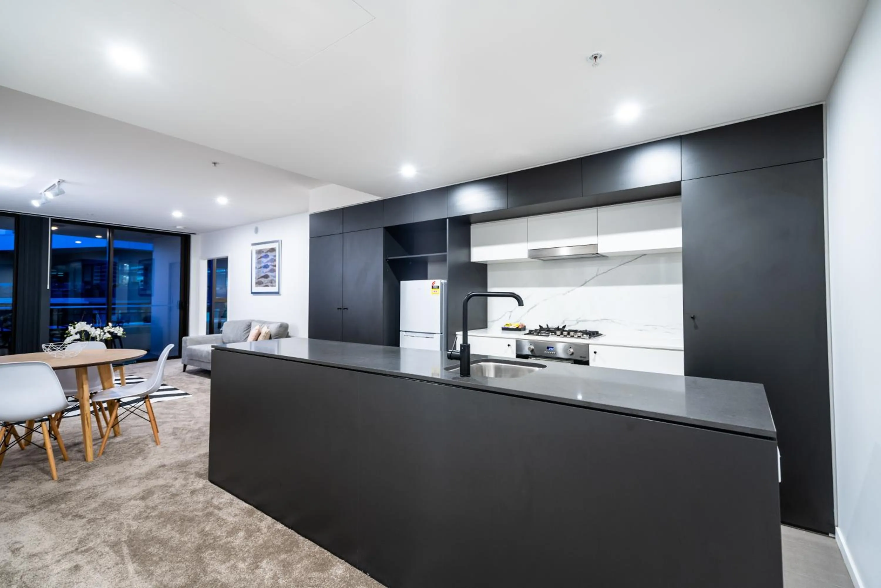 Kitchen or kitchenette in Opera Apartments South Brisbane