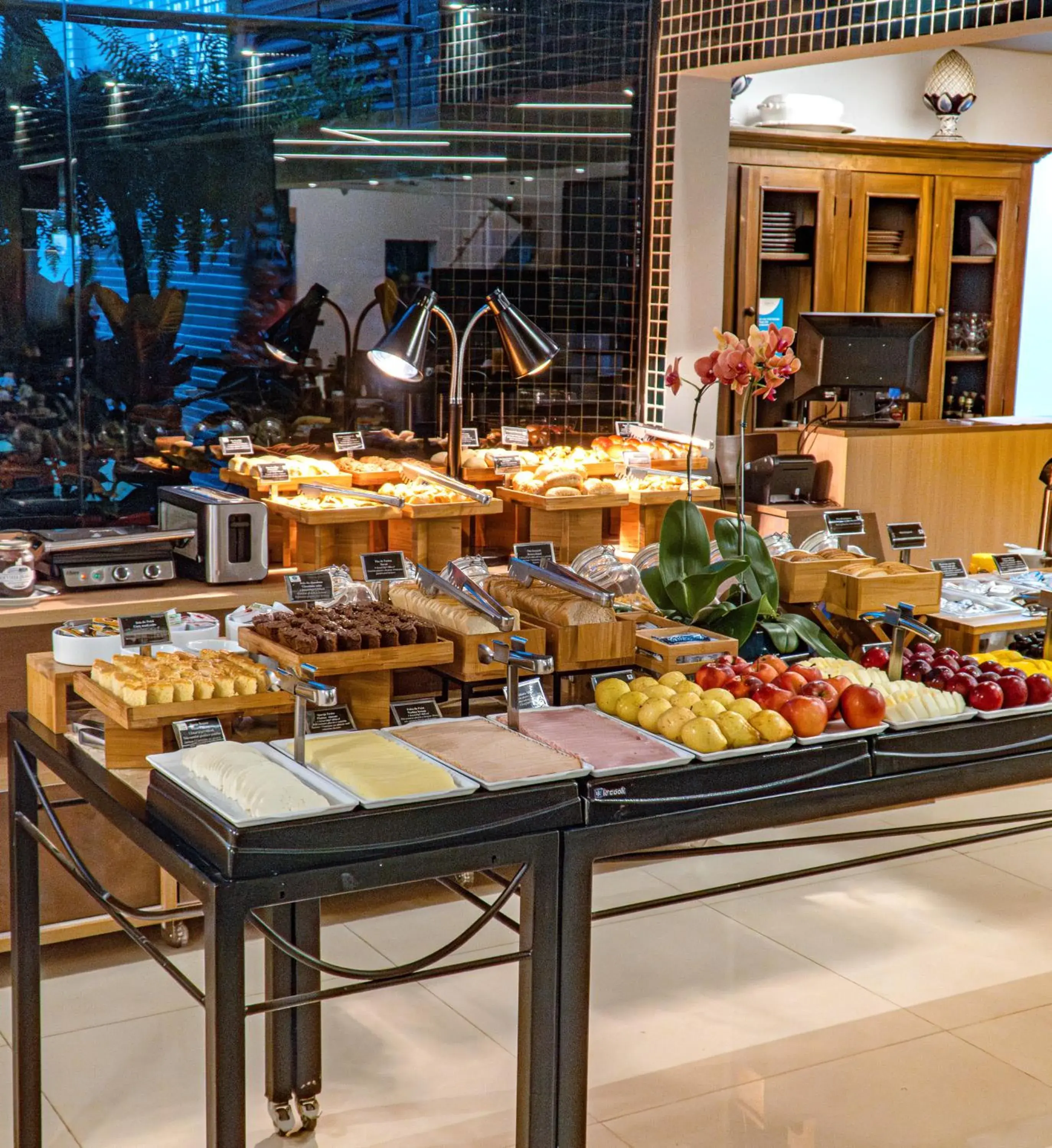 Buffet breakfast in Transamerica Executive Chácara Santo Antônio Buffet breakfast in Transamerica Executive Chácara Santo Antônio