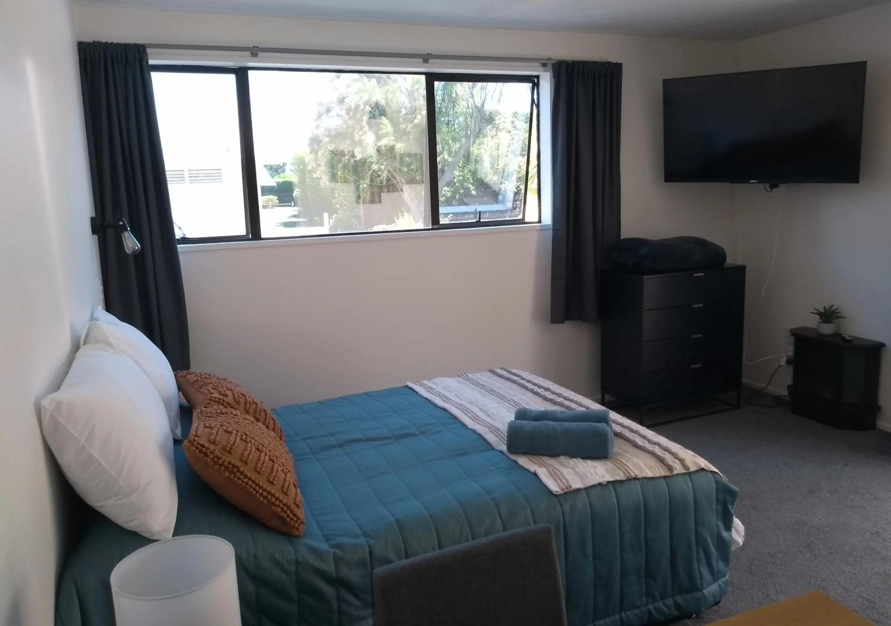 TV and multimedia, Bed in South Brighton Holiday Park