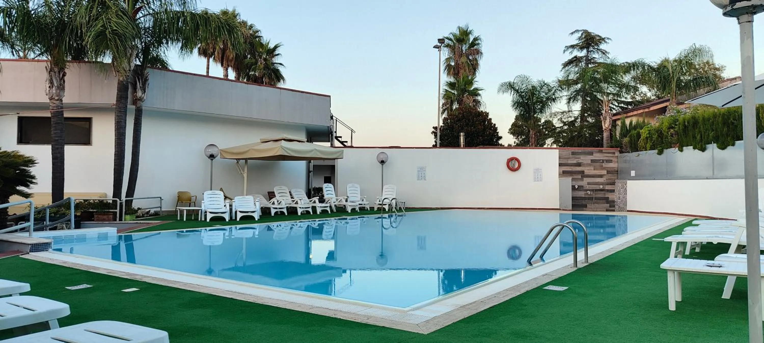 Swimming Pool in Hotel B&B Marina