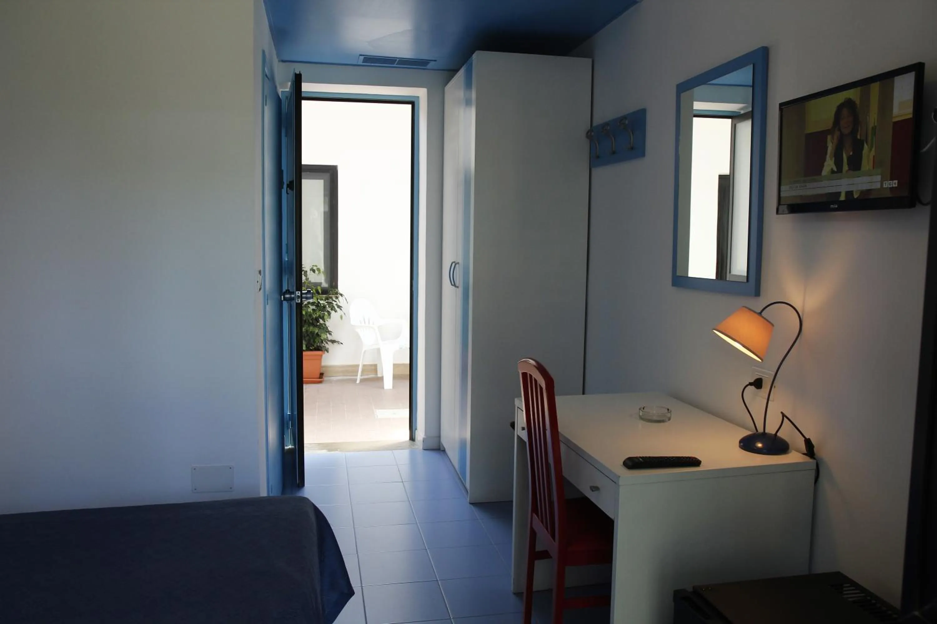 TV and multimedia, Bed in Hotel B&B Marina