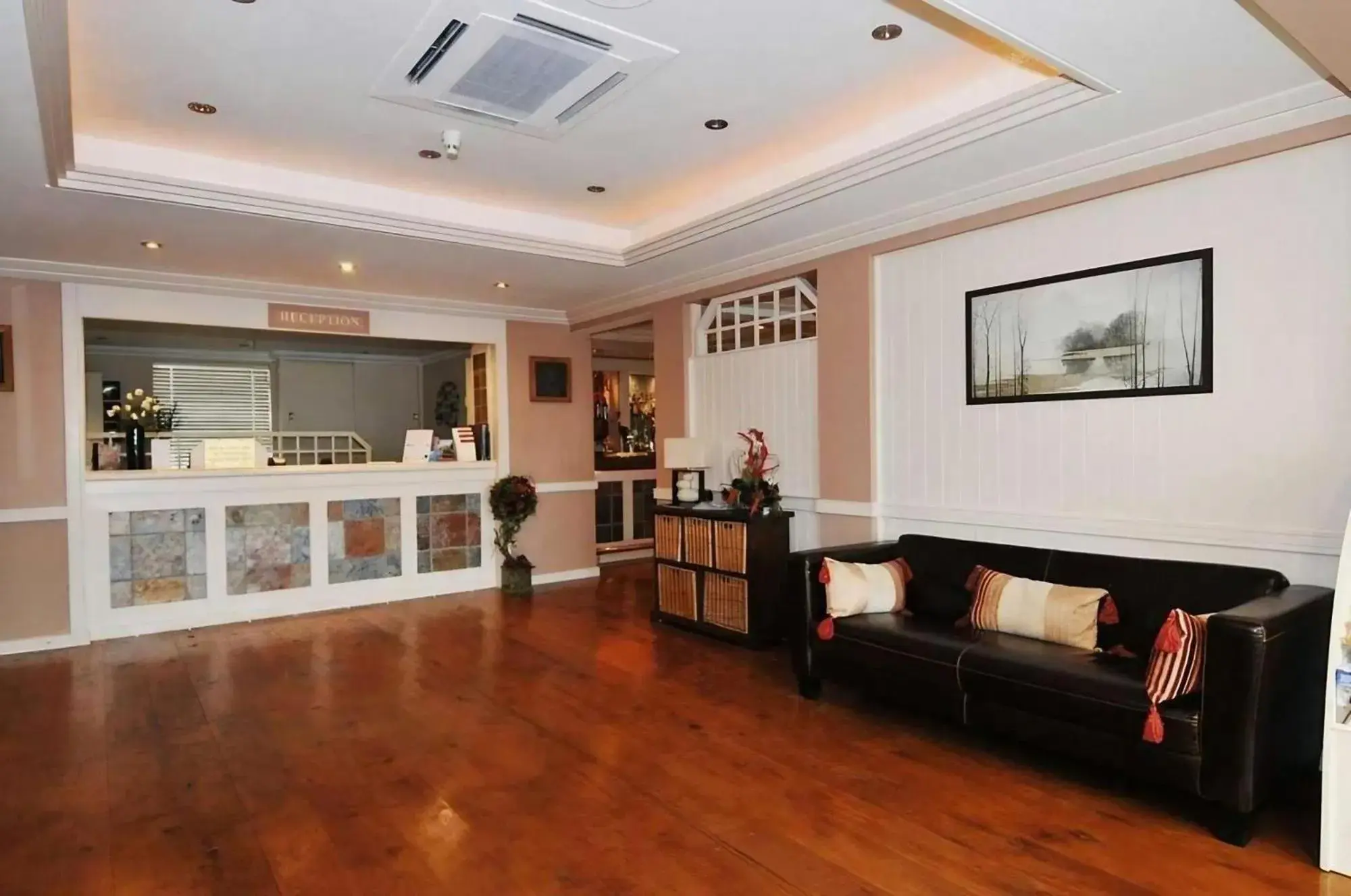 Lobby or reception in Supreme Inn Boston Lobby or reception in Supreme Inn Boston