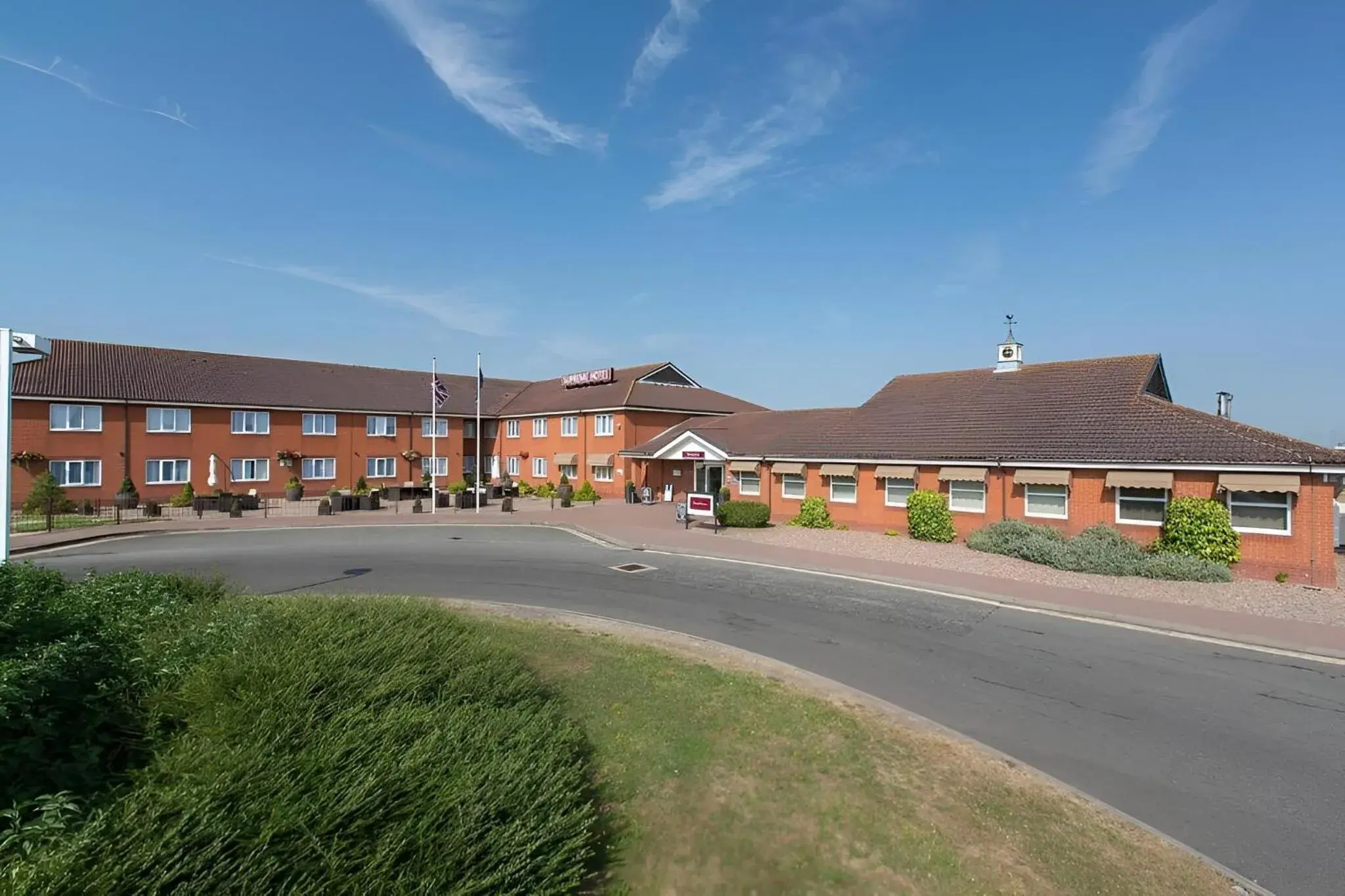 Property building in Supreme Inn Boston Property building in Supreme Inn Boston