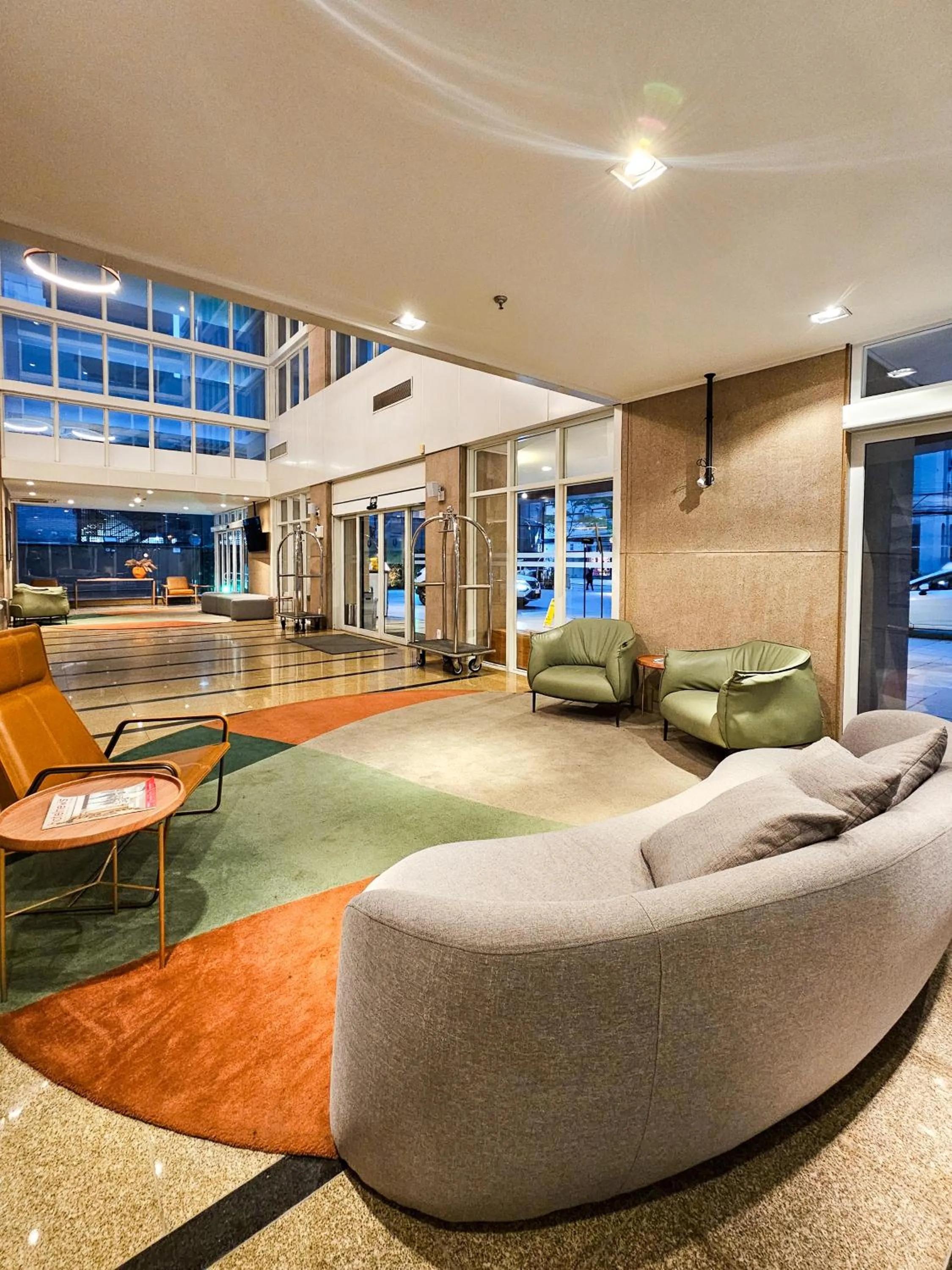 Seating area in Transamerica Prime International Plaza (Paulista)