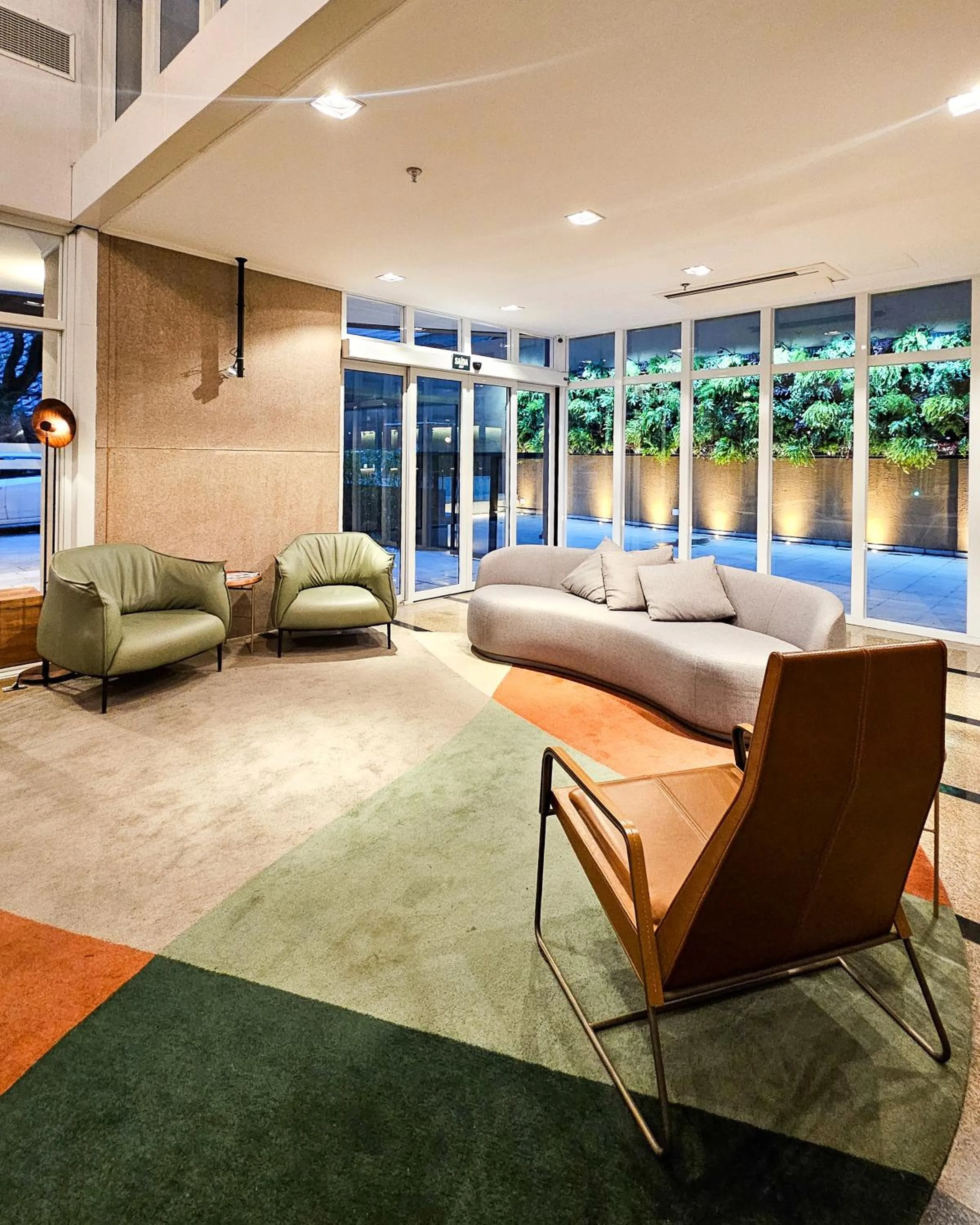 Seating area in Transamerica Prime International Plaza (Paulista)