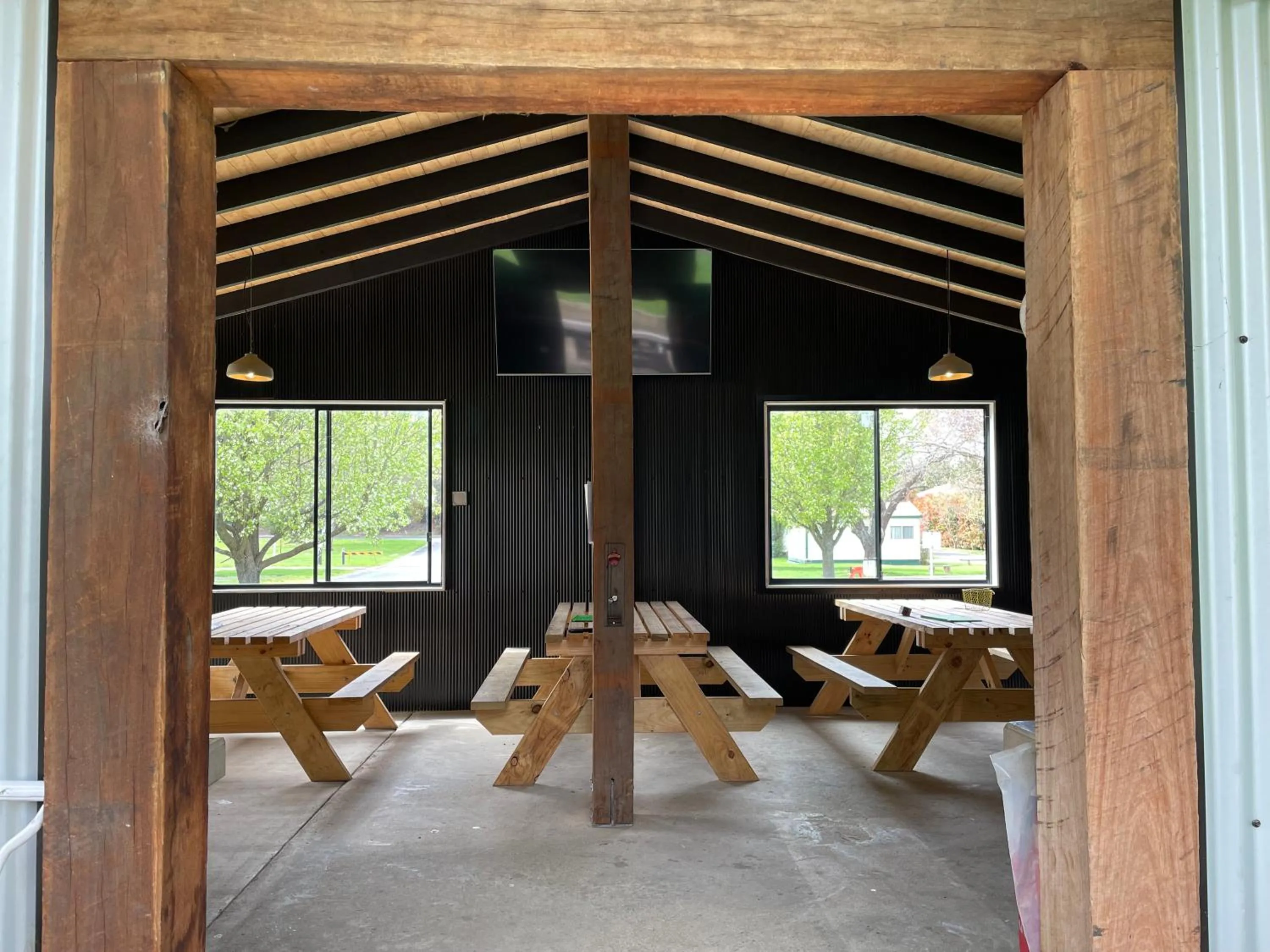 Communal kitchen in Jenolan Holiday Park Oberon
