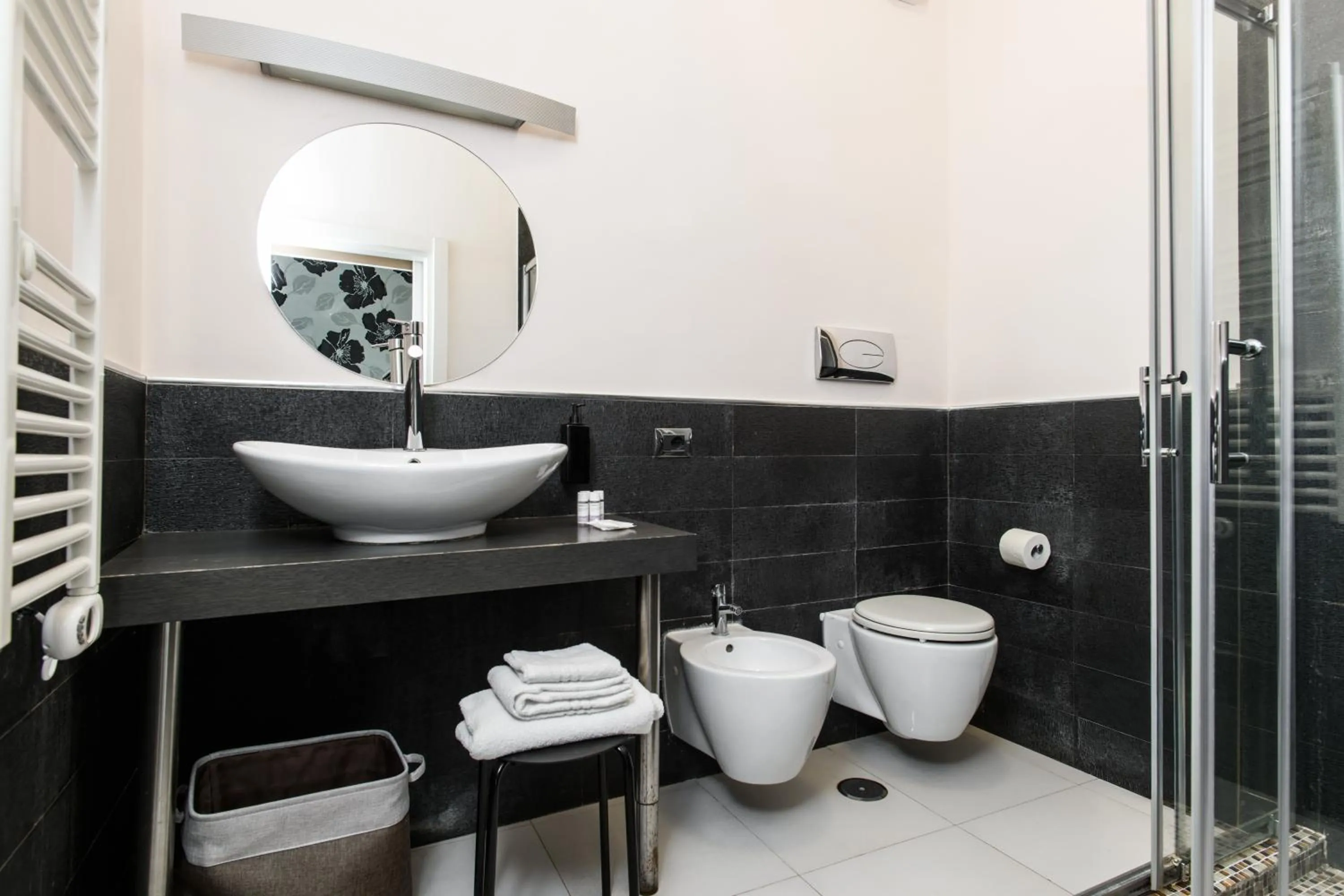 Shower in Hotel Bruman