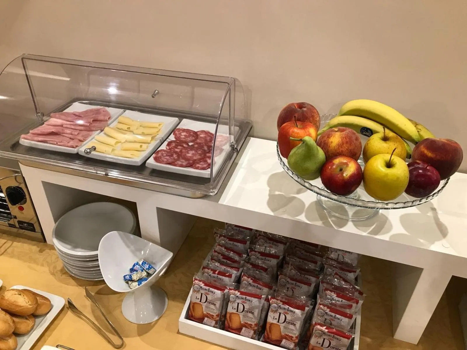 Continental breakfast in Hotel Bruman
