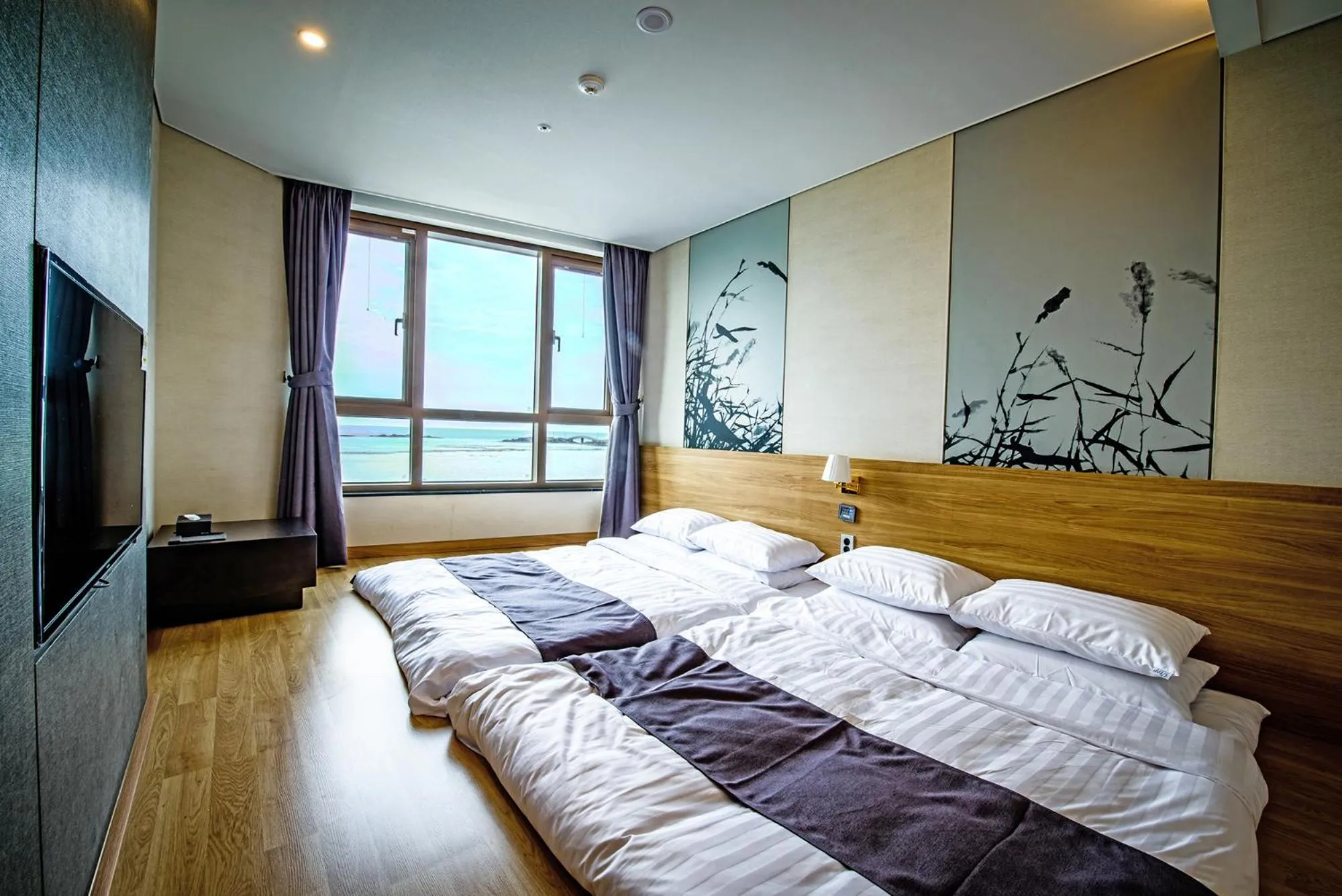 Photo of the whole room in Utop Ubless Hotel Jeju