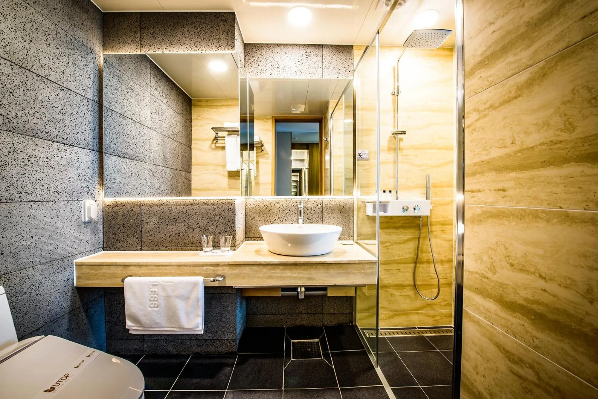 Shower in Utop Ubless Hotel Jeju