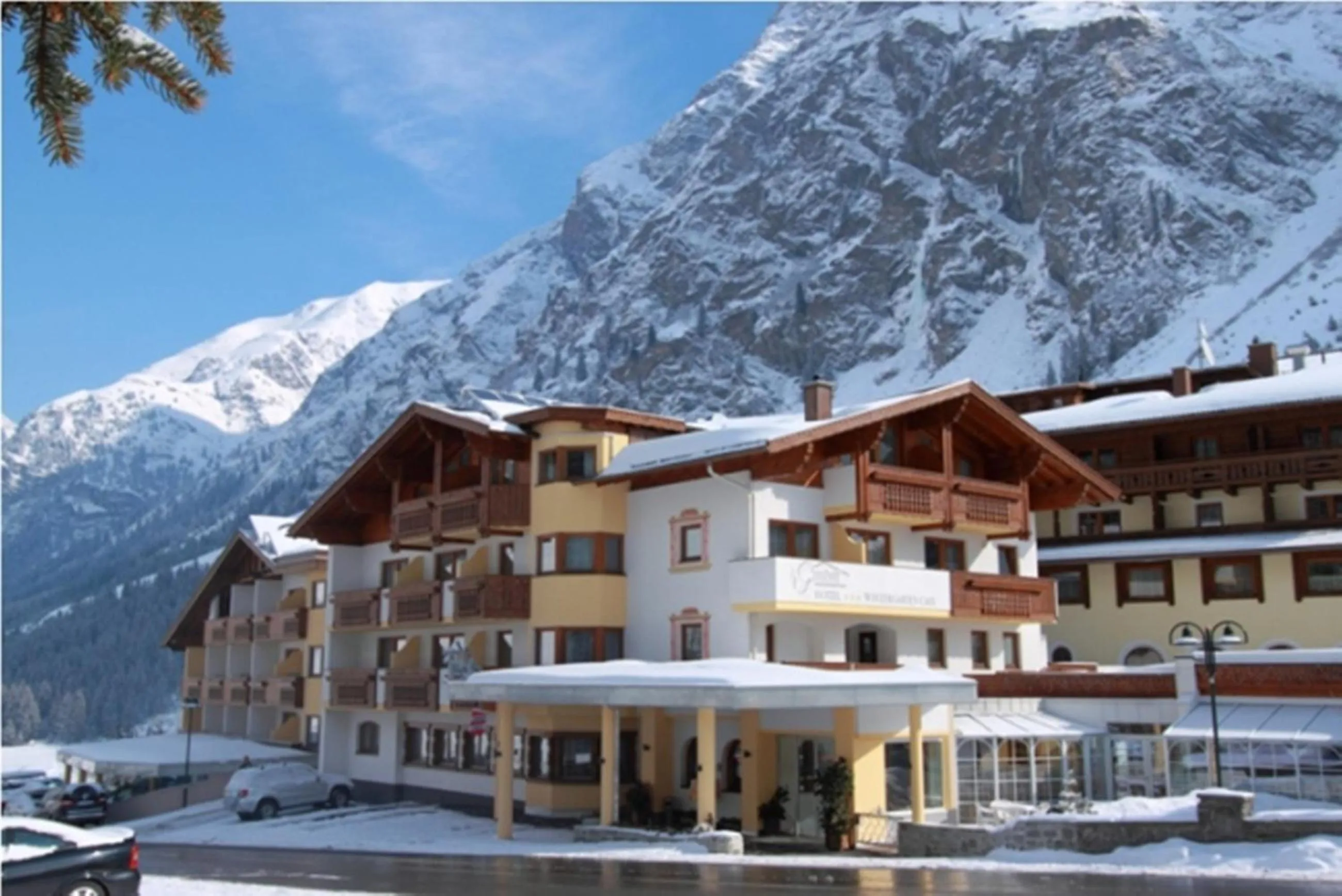Facade/entrance in Hotel Gundolf