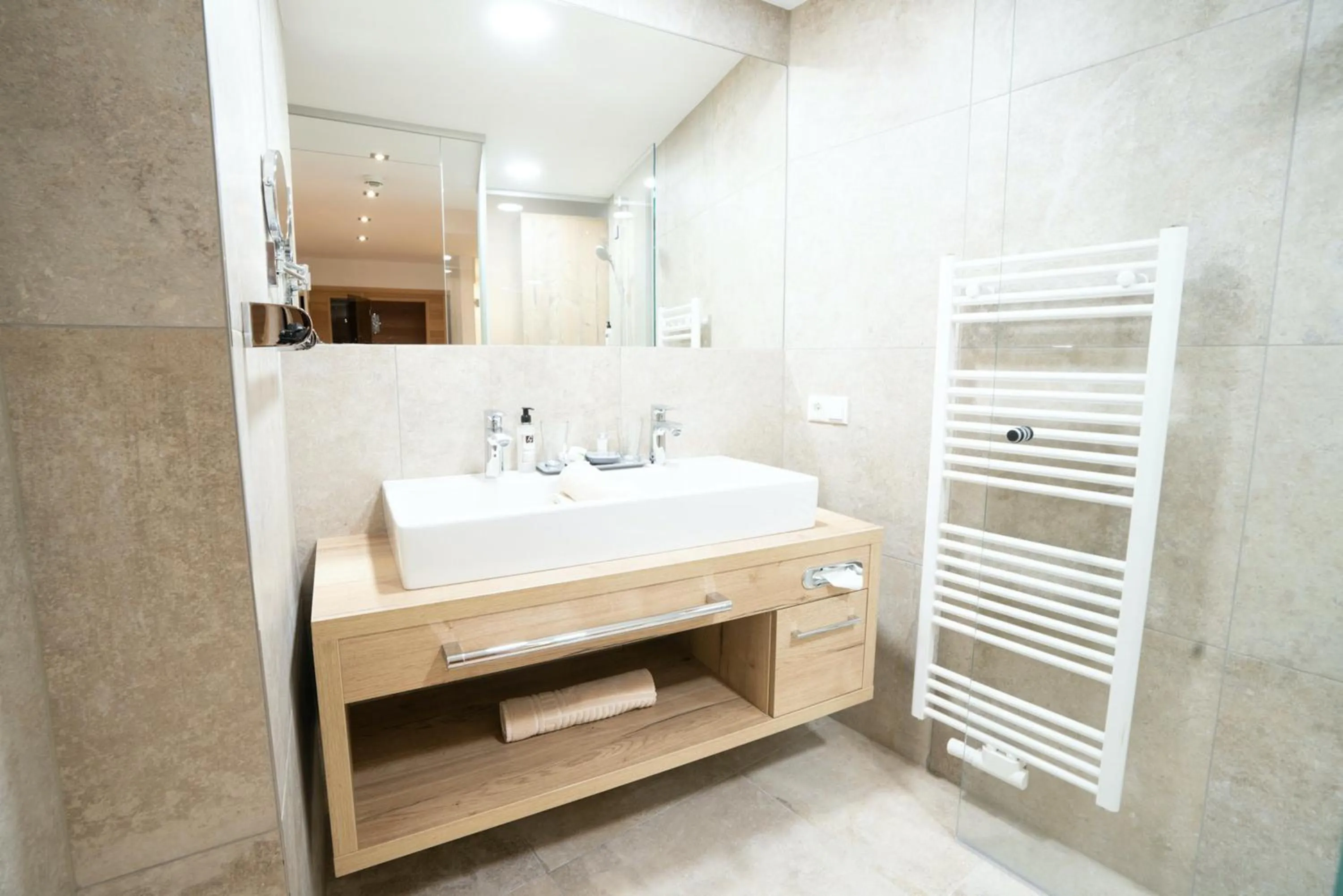 Bathroom in Hotel Gundolf