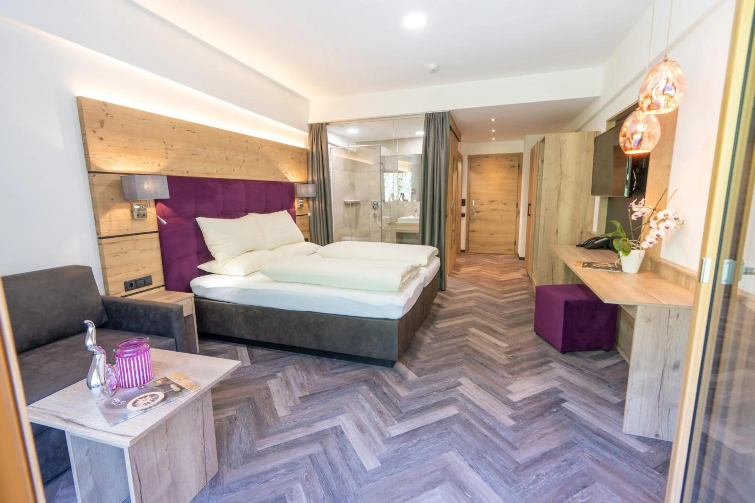 Photo of the whole room, Bed in Hotel Gundolf