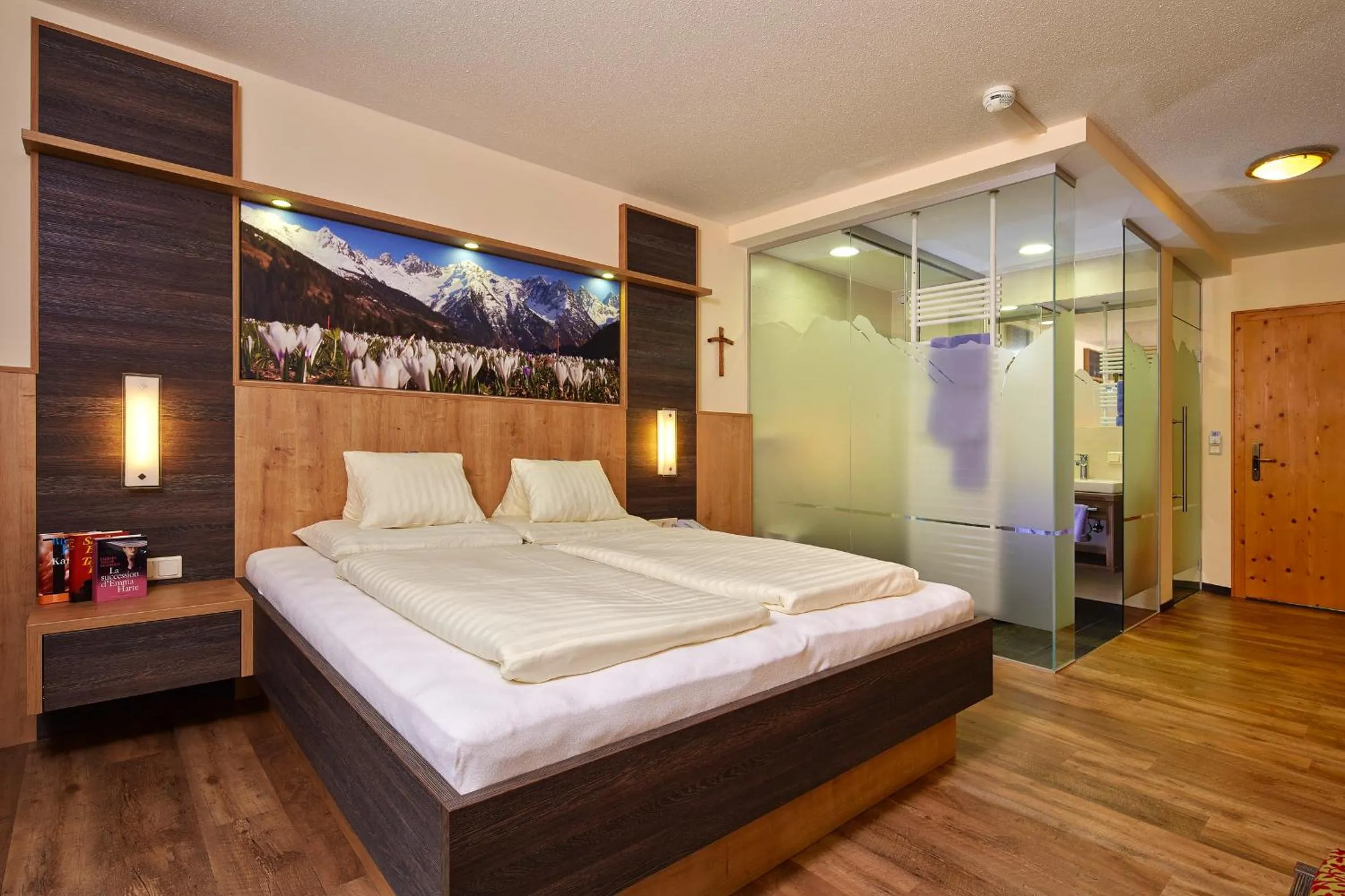 Bed in Hotel Gundolf