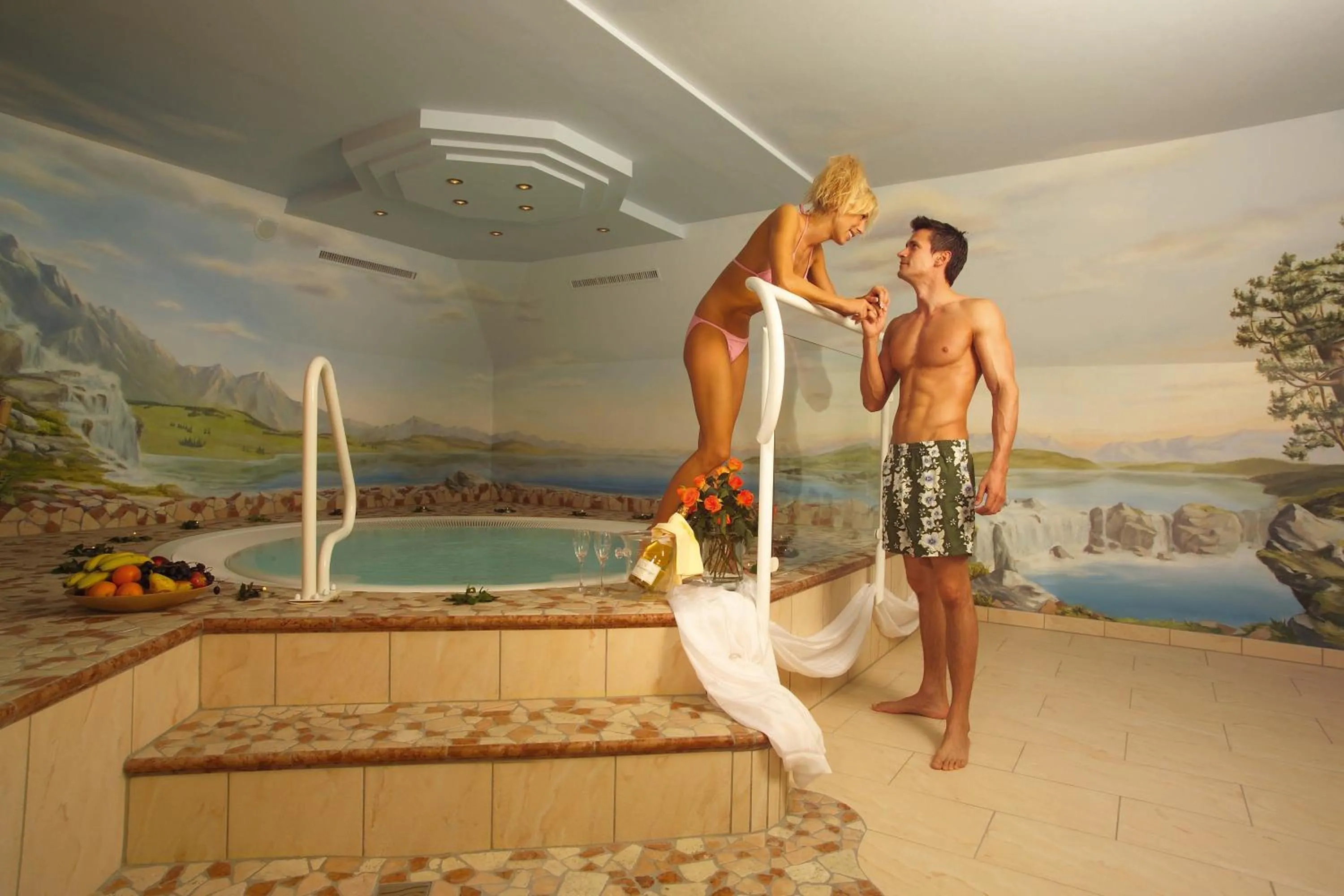 Hot Tub in Hotel Gundolf