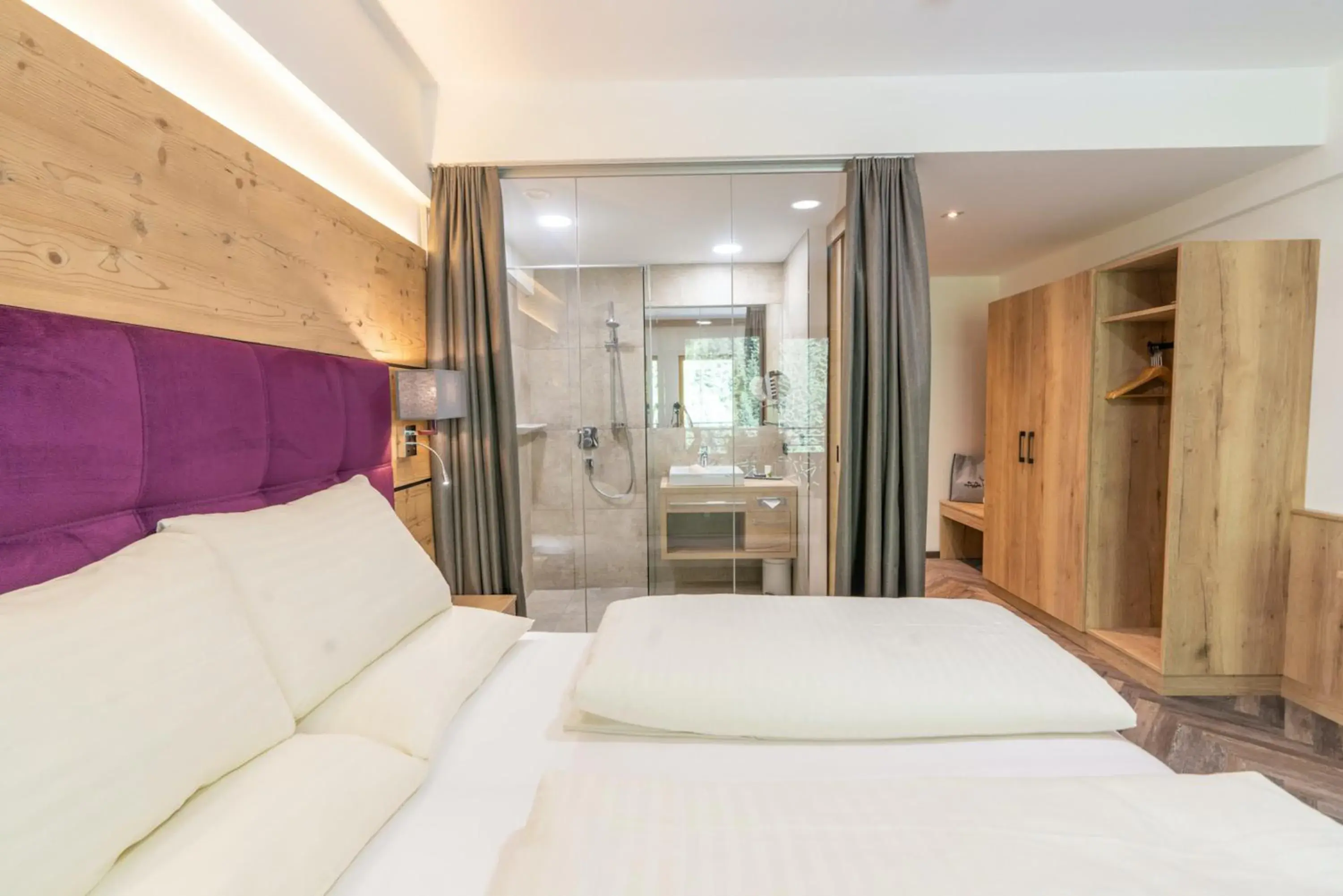 Double Room with Mountain View in Hotel Gundolf Double Room with Mountain View in Hotel Gundolf