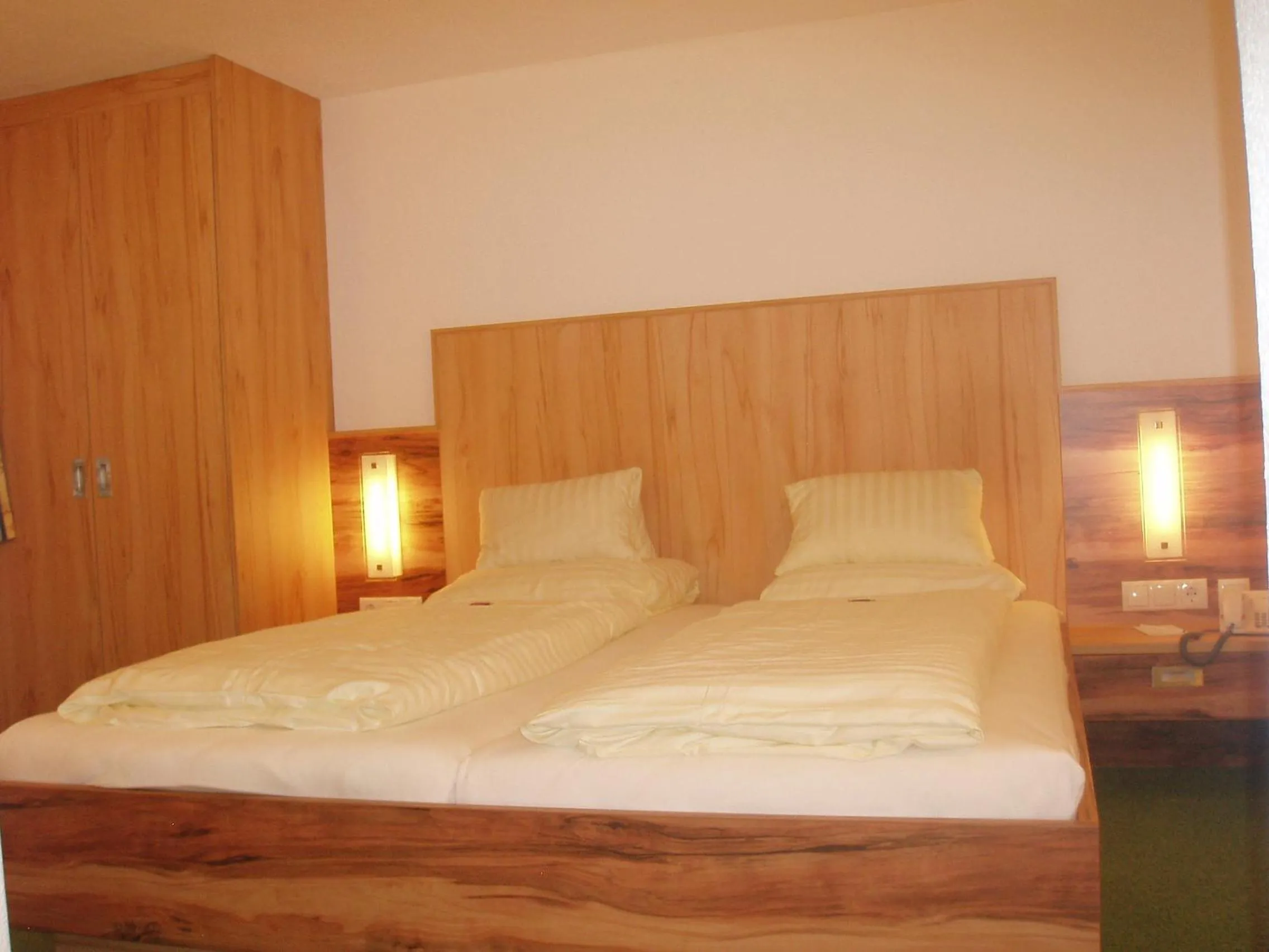 Bed in Hotel Gundolf