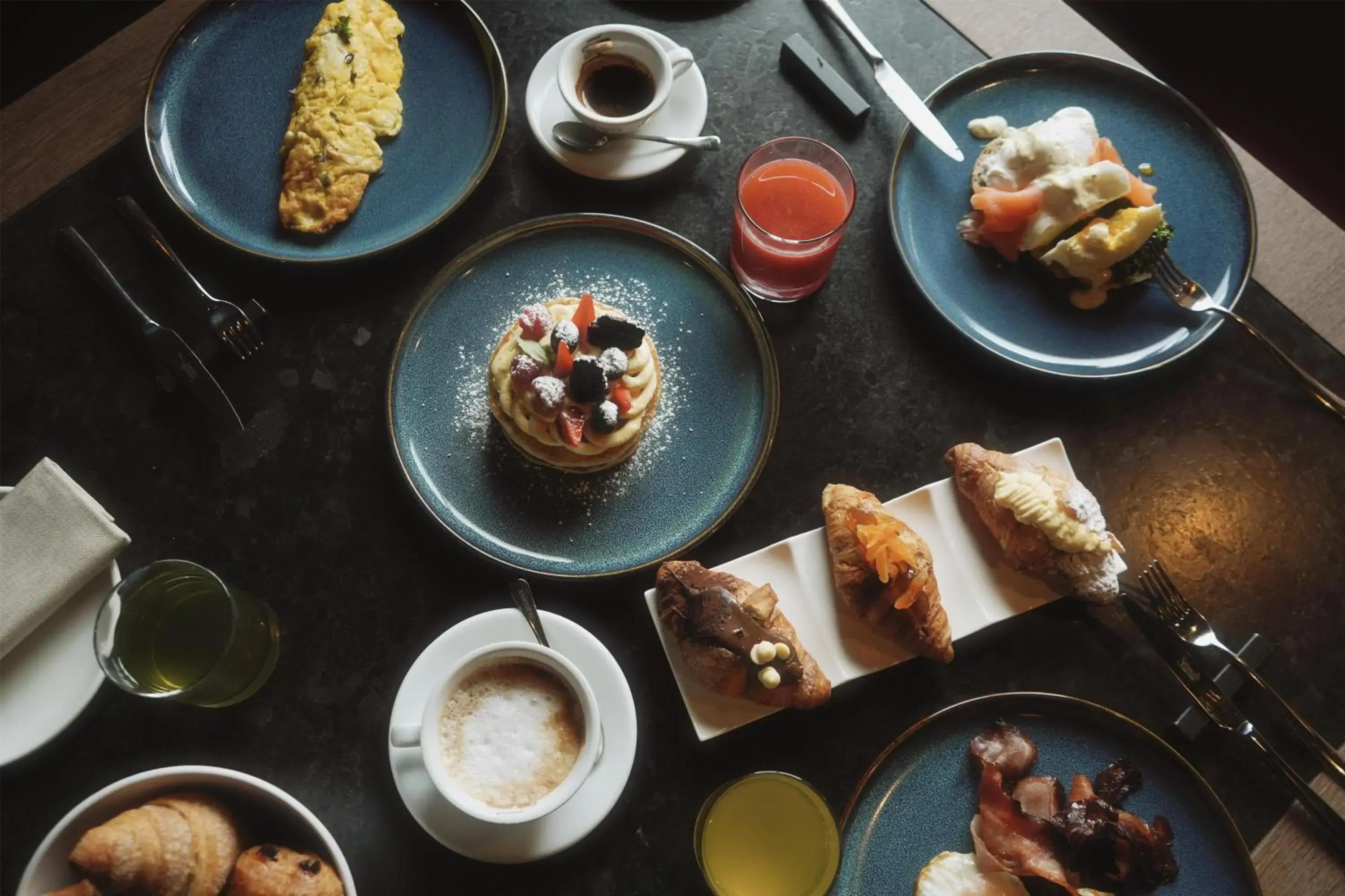 Food and drinks in Radisson Blu Hotel Milan Food and drinks in Radisson Blu Hotel Milan