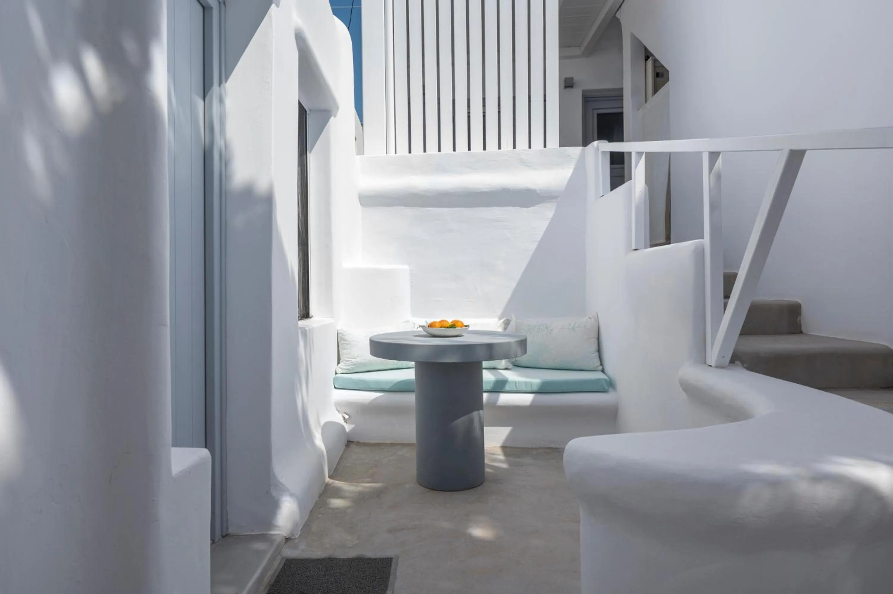 Flaskos Luxury Suites