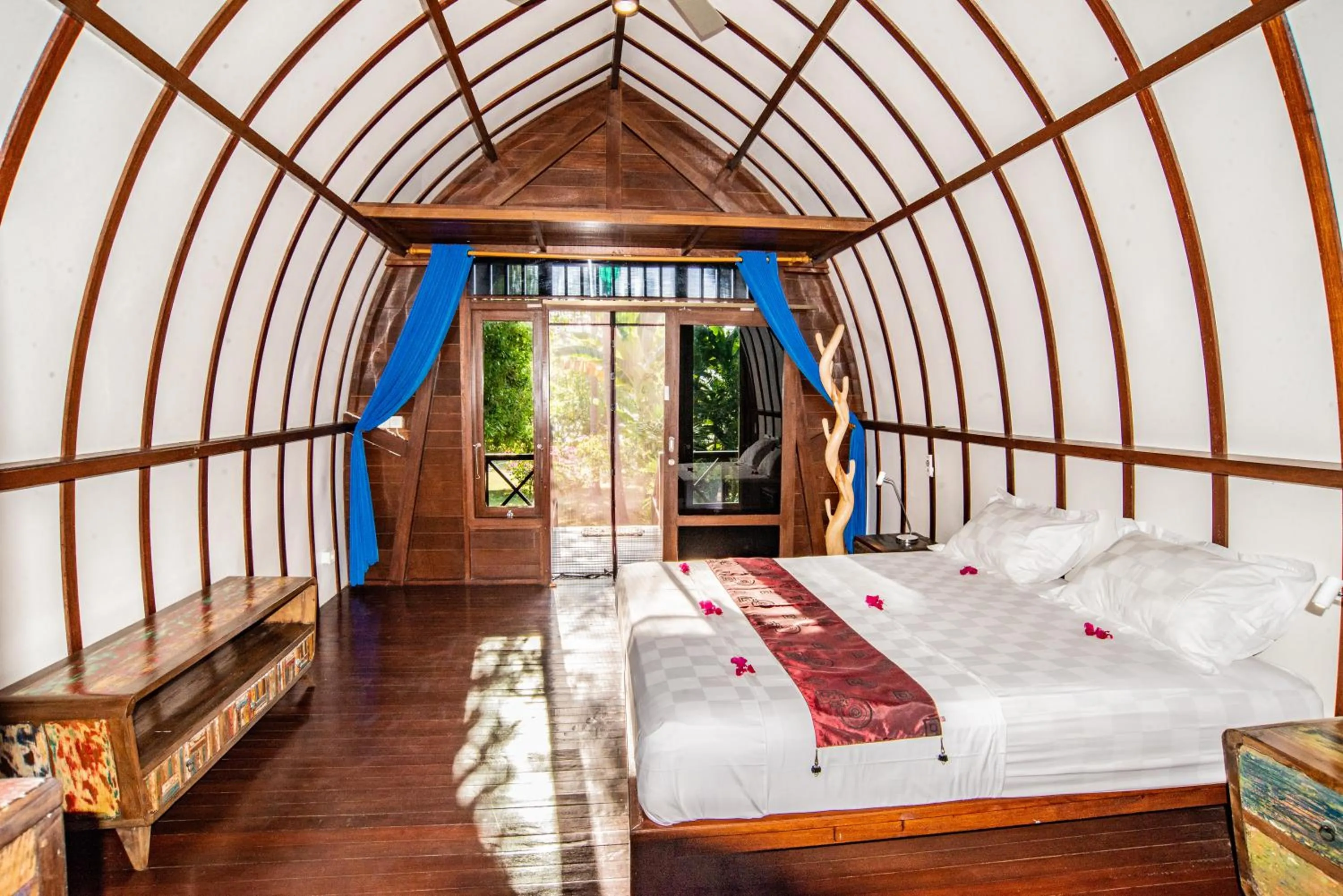 Bed in The Papalagi Resort