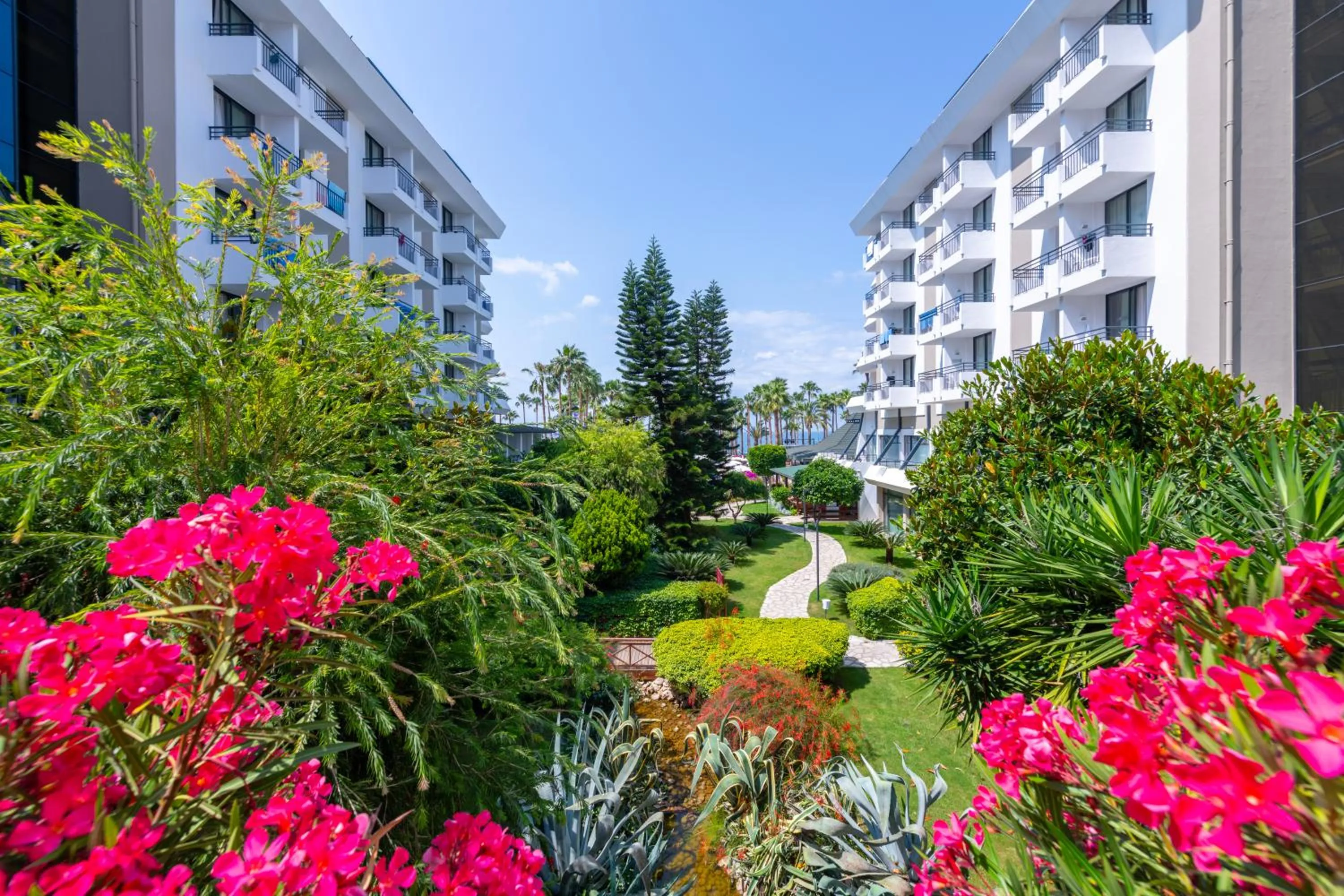 Property building in Meryan Hotel - Ultra All Inclusive