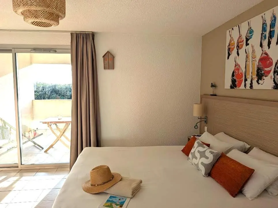 Bed in Hotel L'Oceane