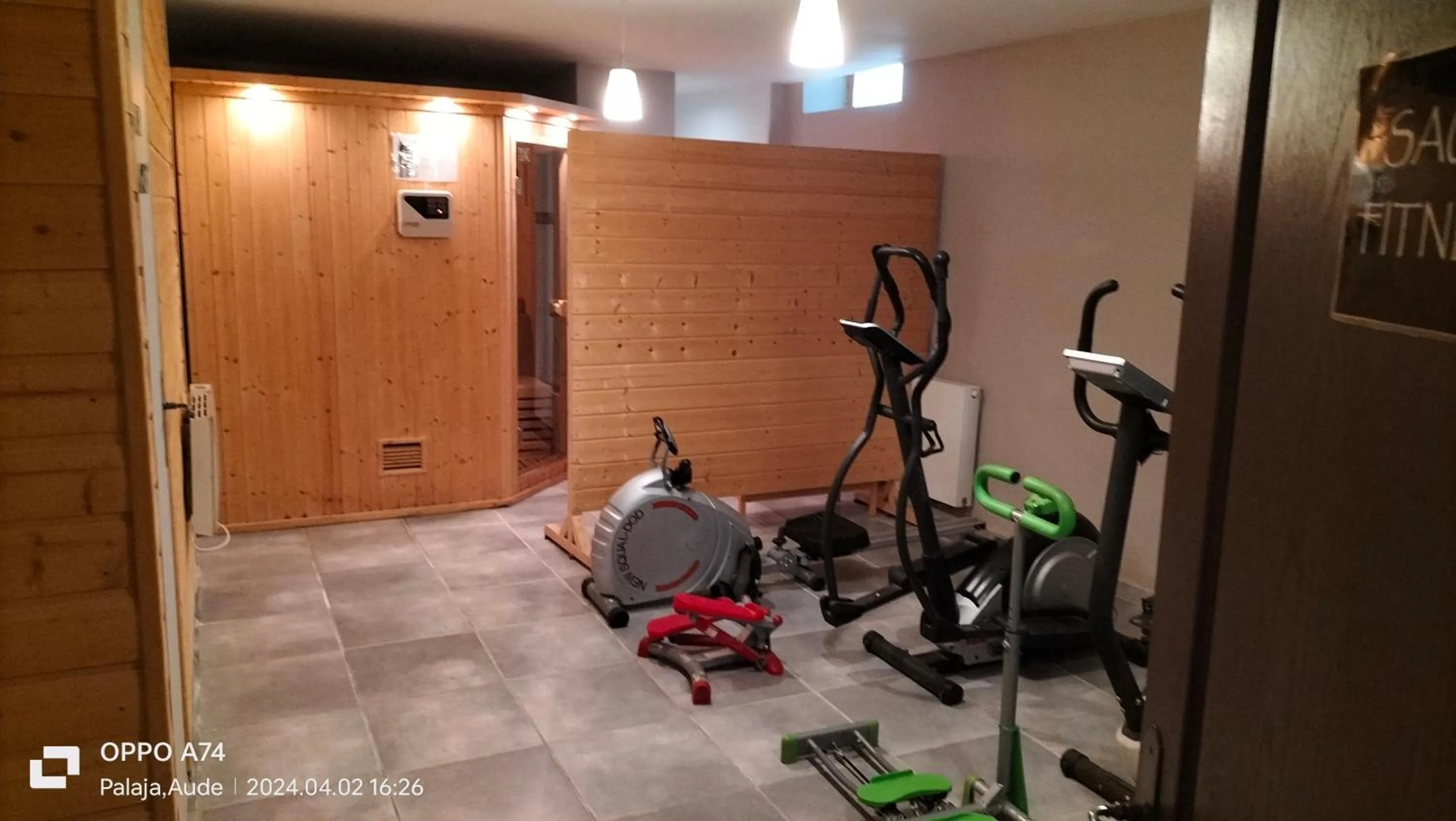 Sauna in Logis Hôtel Château De Palaja