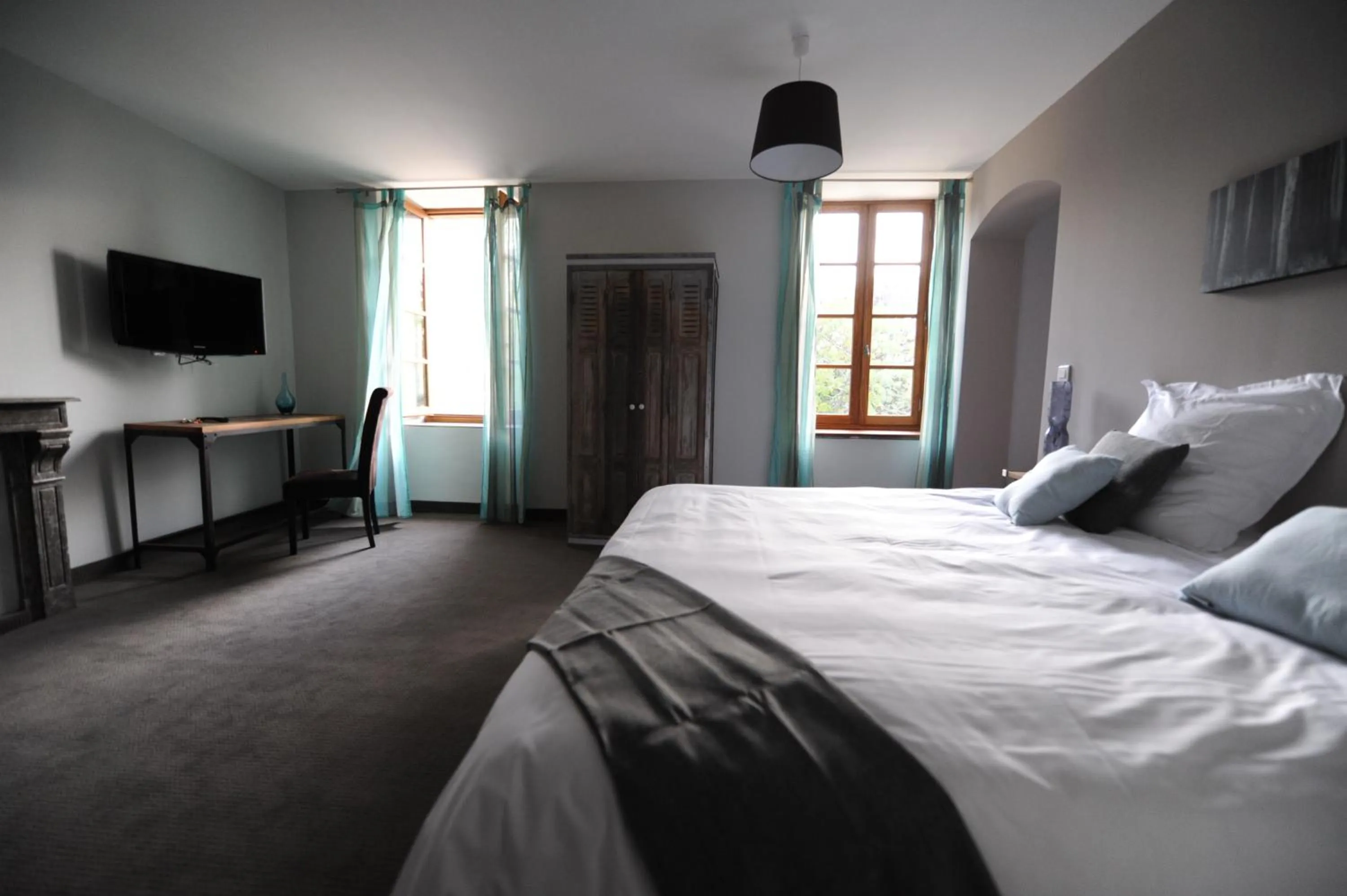 Bedroom, Bed in Logis Hôtel Château De Palaja