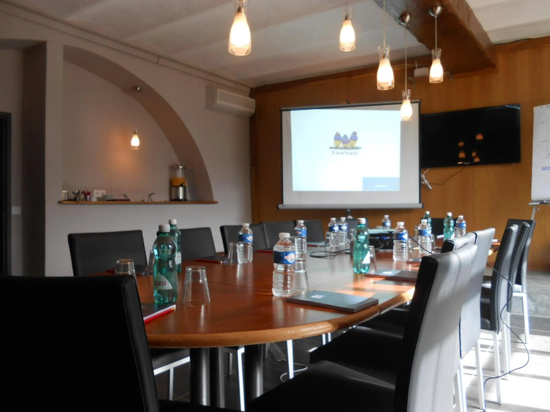 Meeting/conference room in Logis Hôtel Château De Palaja
