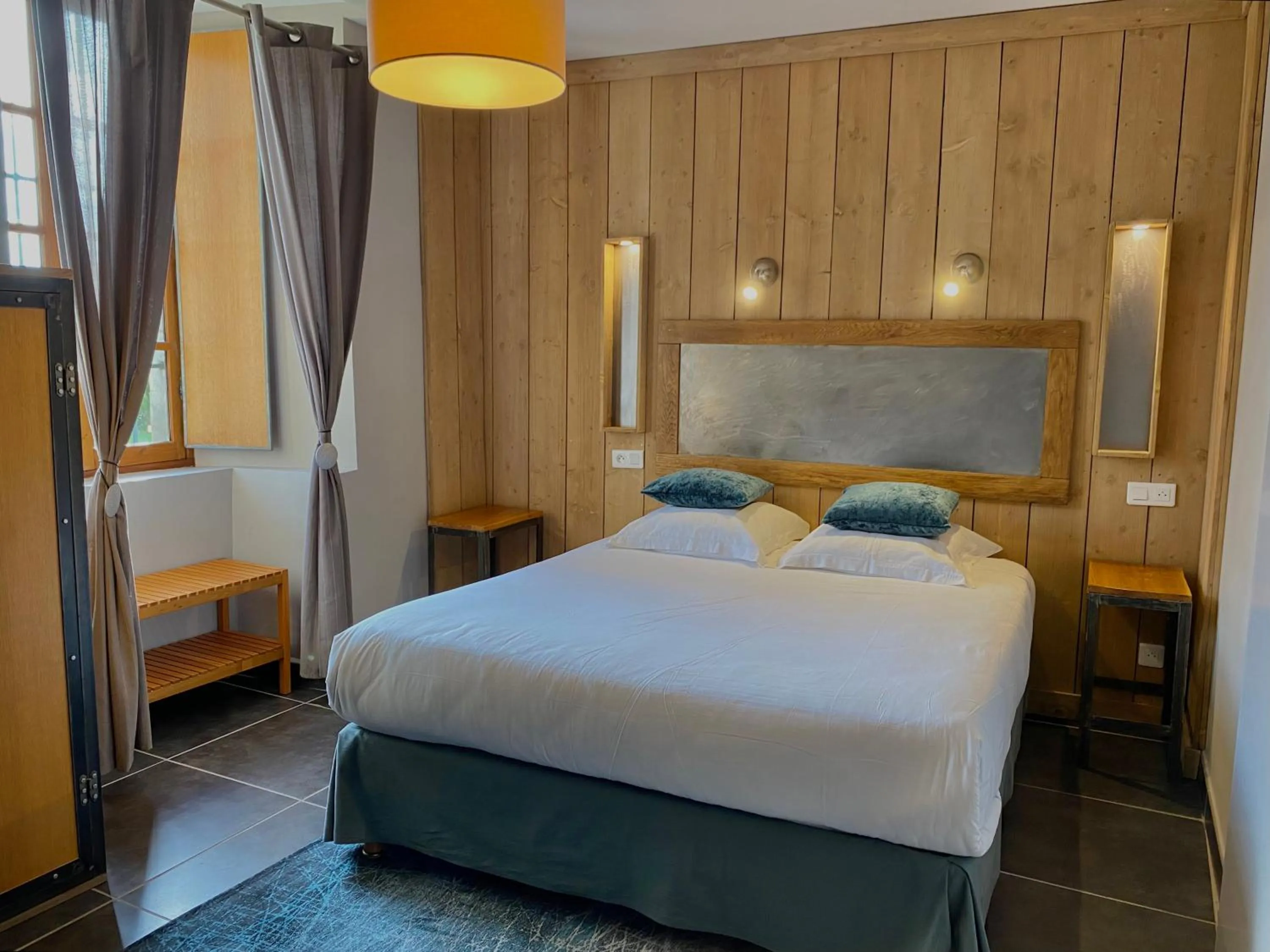 Bedroom, Bed in Logis Hôtel Château De Palaja