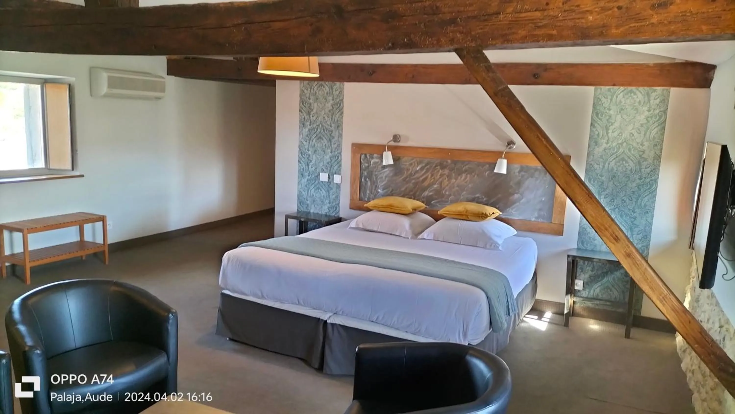 Photo of the whole room, Bed in Logis Hôtel Château De Palaja