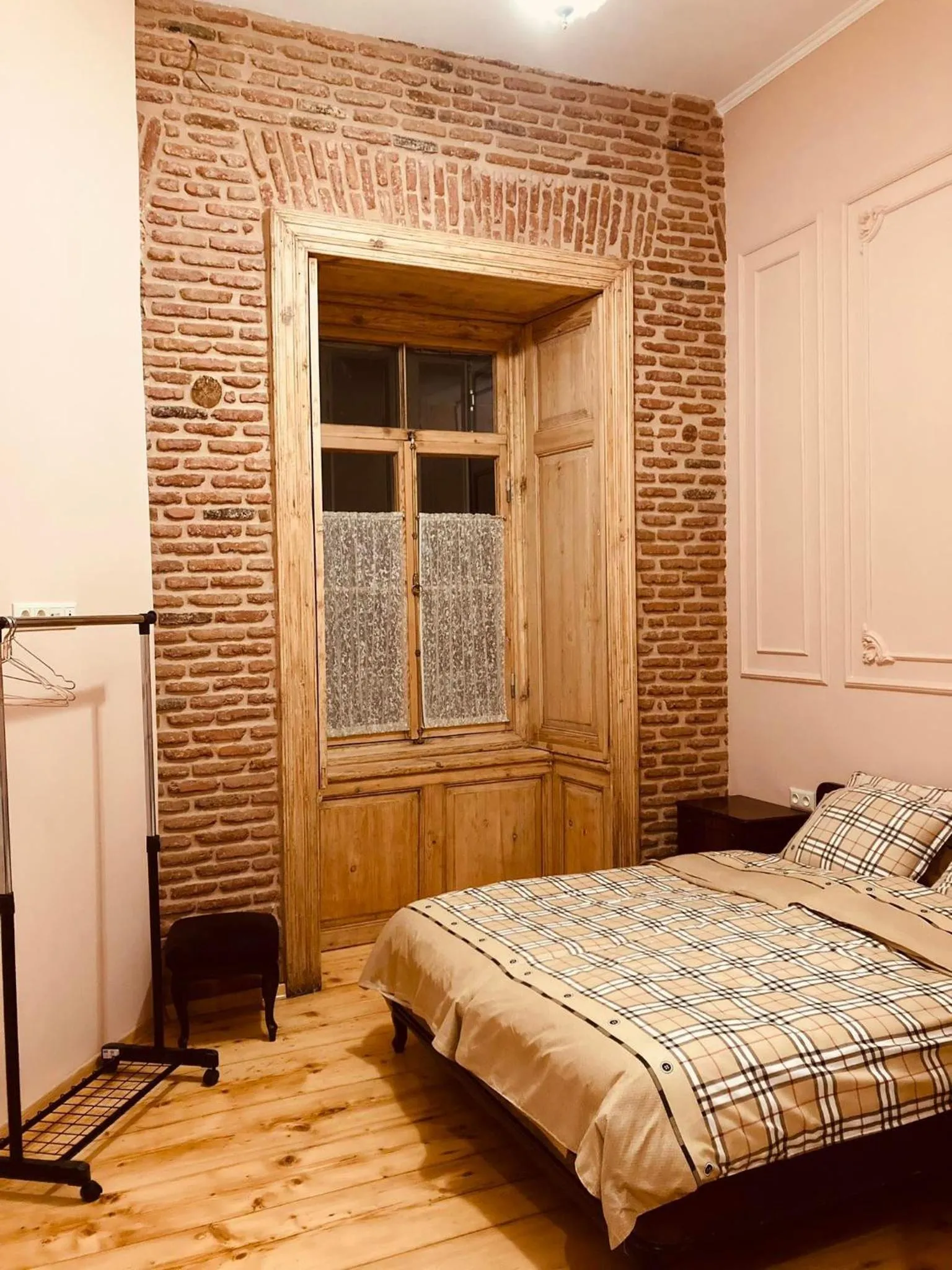 Bed in Historic Apartments "1868 Tbilisi" Best Location