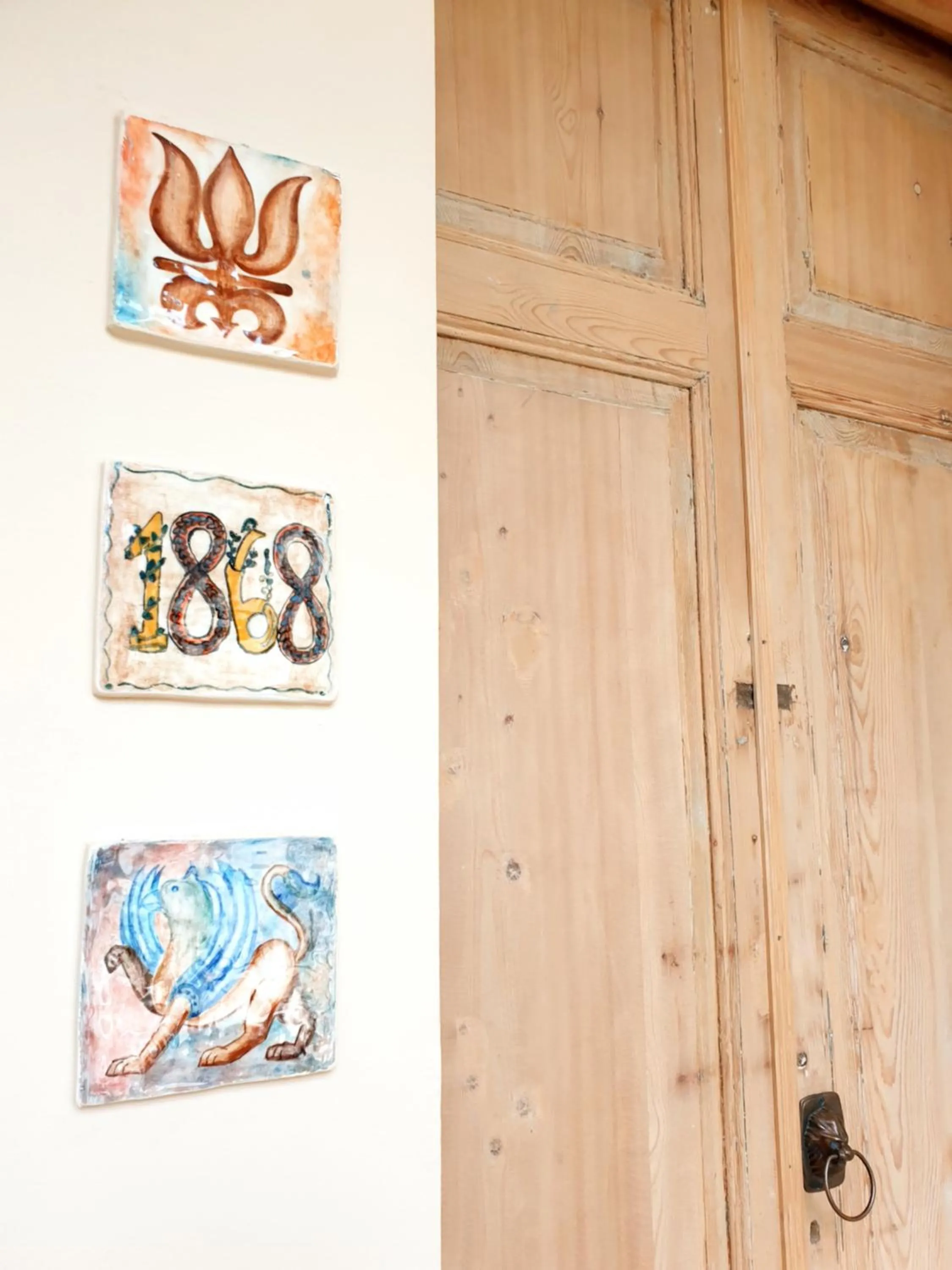Facade/entrance in Historic Apartments "1868 Tbilisi" Best Location