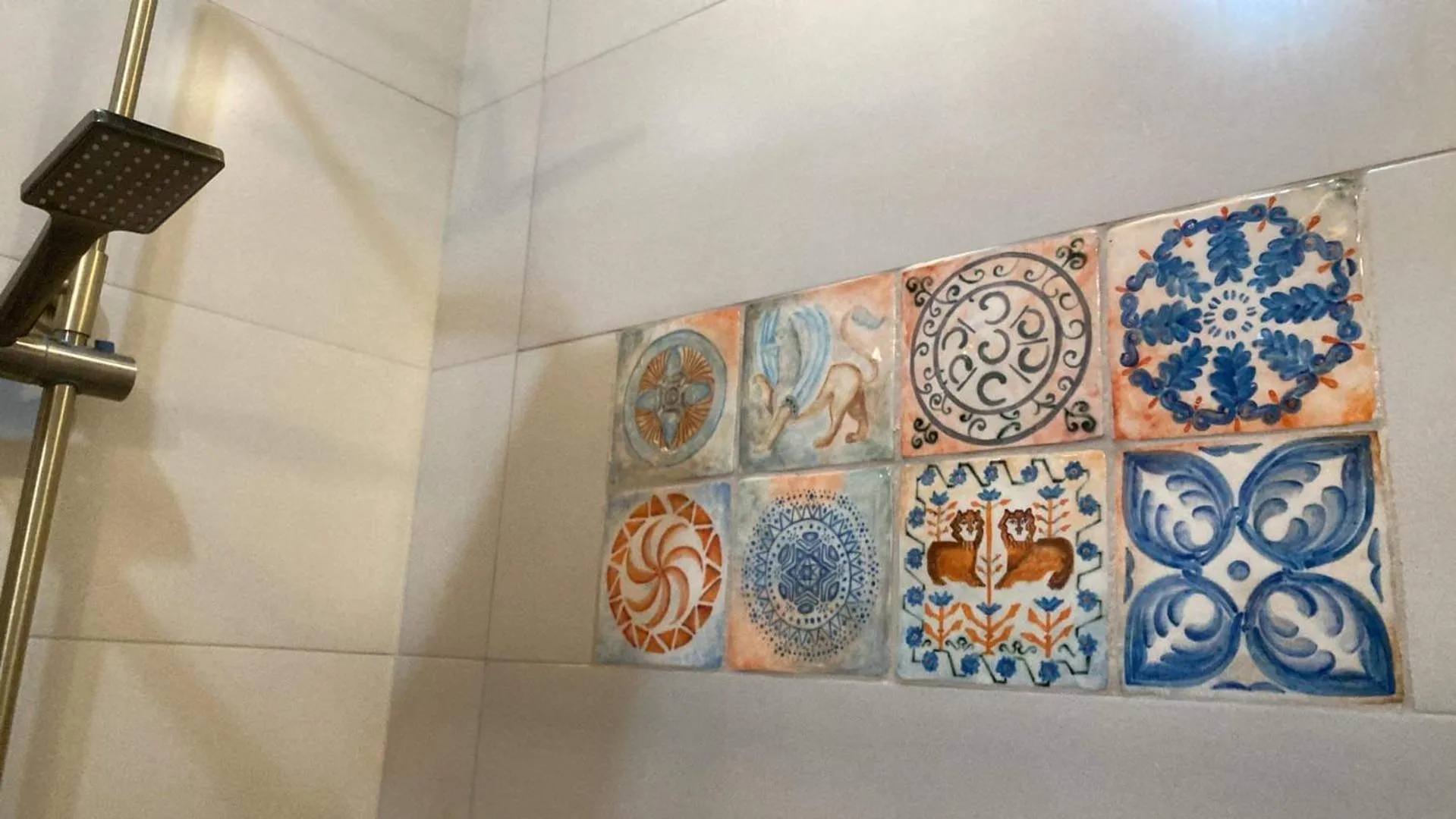 Shower in Historic Apartments "1868 Tbilisi" Best Location