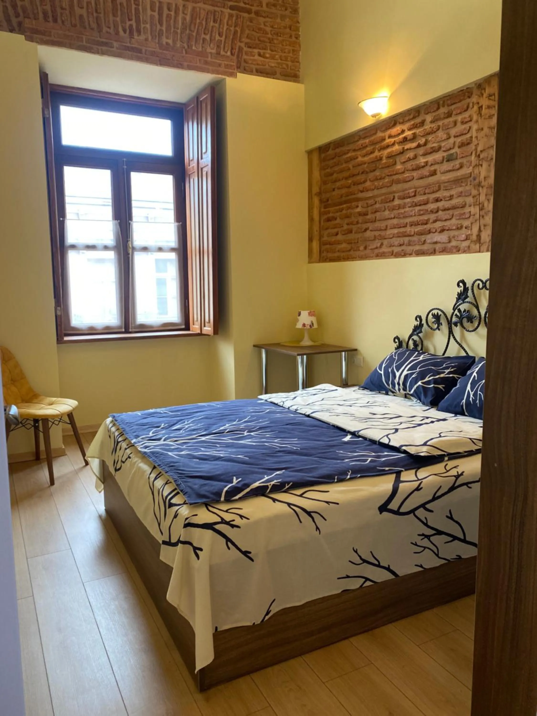 Bed in Historic Apartments "1868 Tbilisi" Best Location