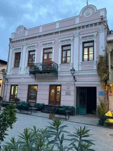 Deluxe Double Studio - single occupancy in Historic Apartments "1868 Tbilisi" Best Location Deluxe Double Studio - single occupancy in Historic Apartments "1868 Tbilisi" Best Location