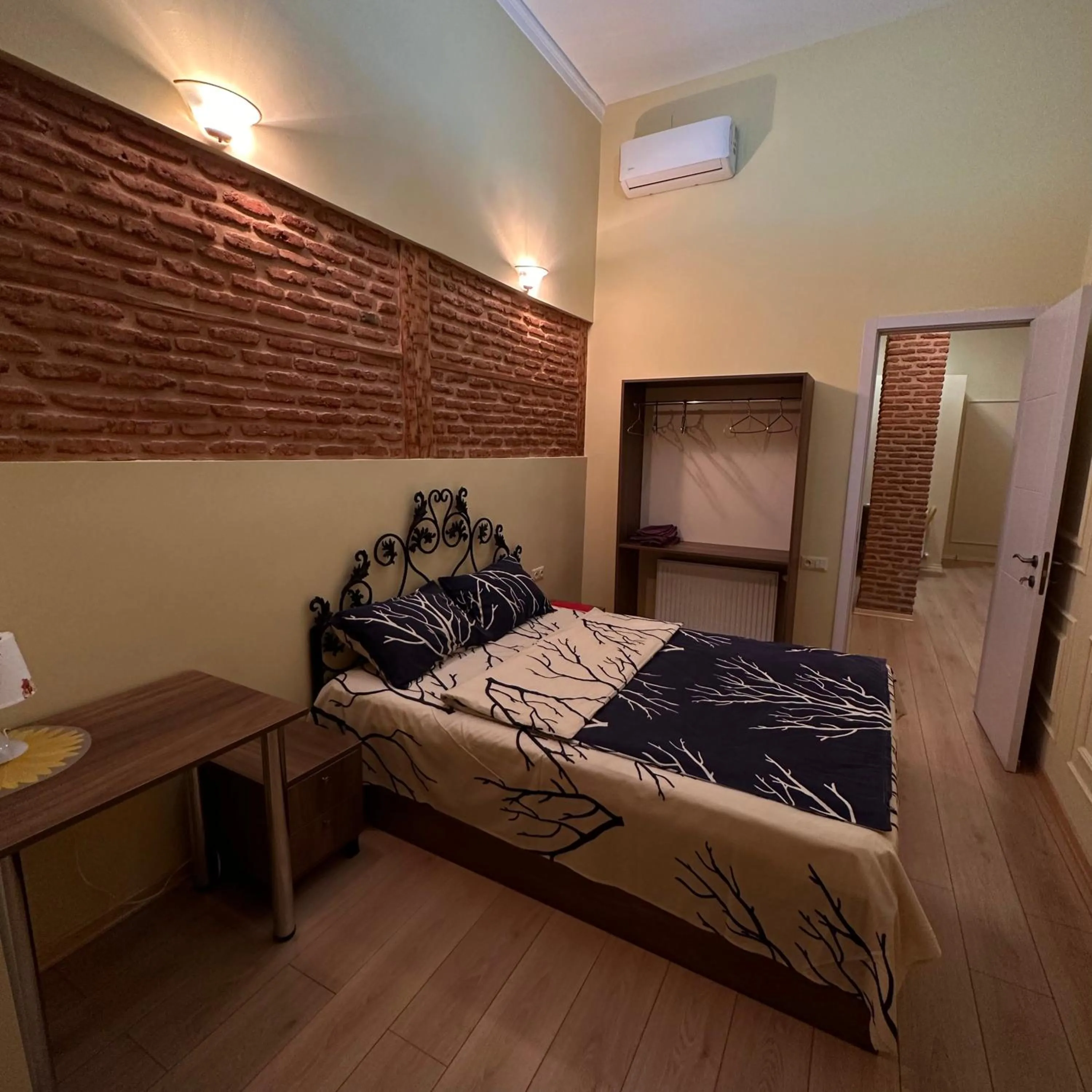 Bed in Historic Apartments "1868 Tbilisi" Best Location