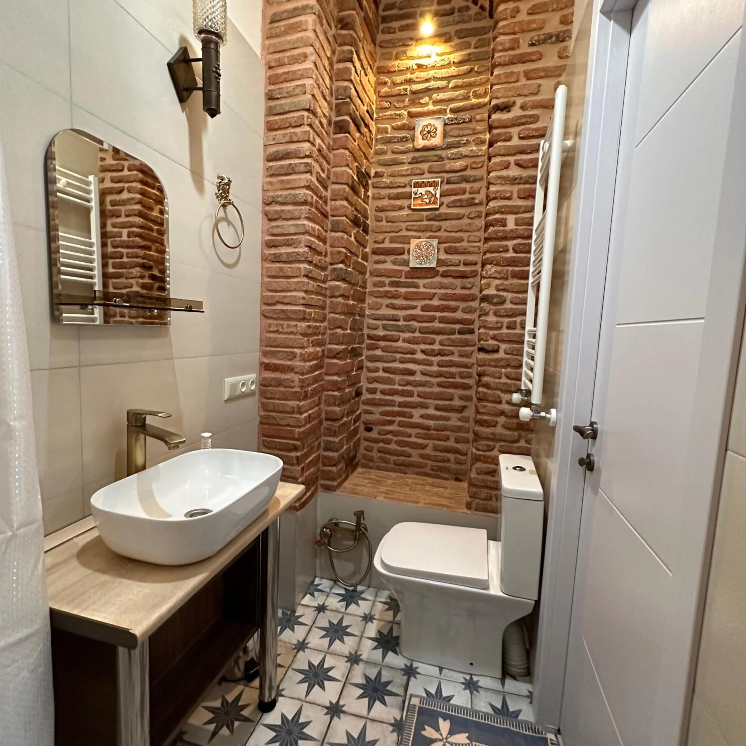 Shower in Historic Apartments "1868 Tbilisi" Best Location