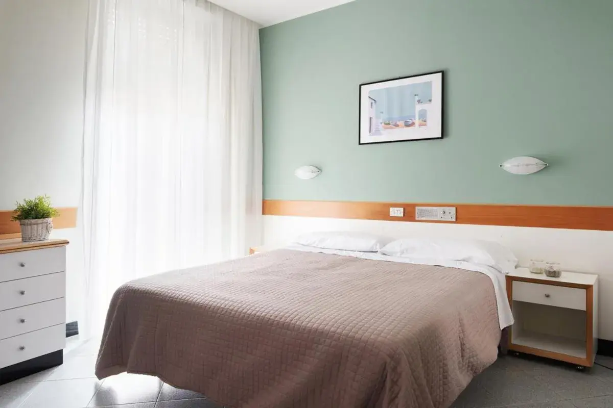 Bedroom, Bed in Hotel Junior Bedroom, Bed in Hotel Junior