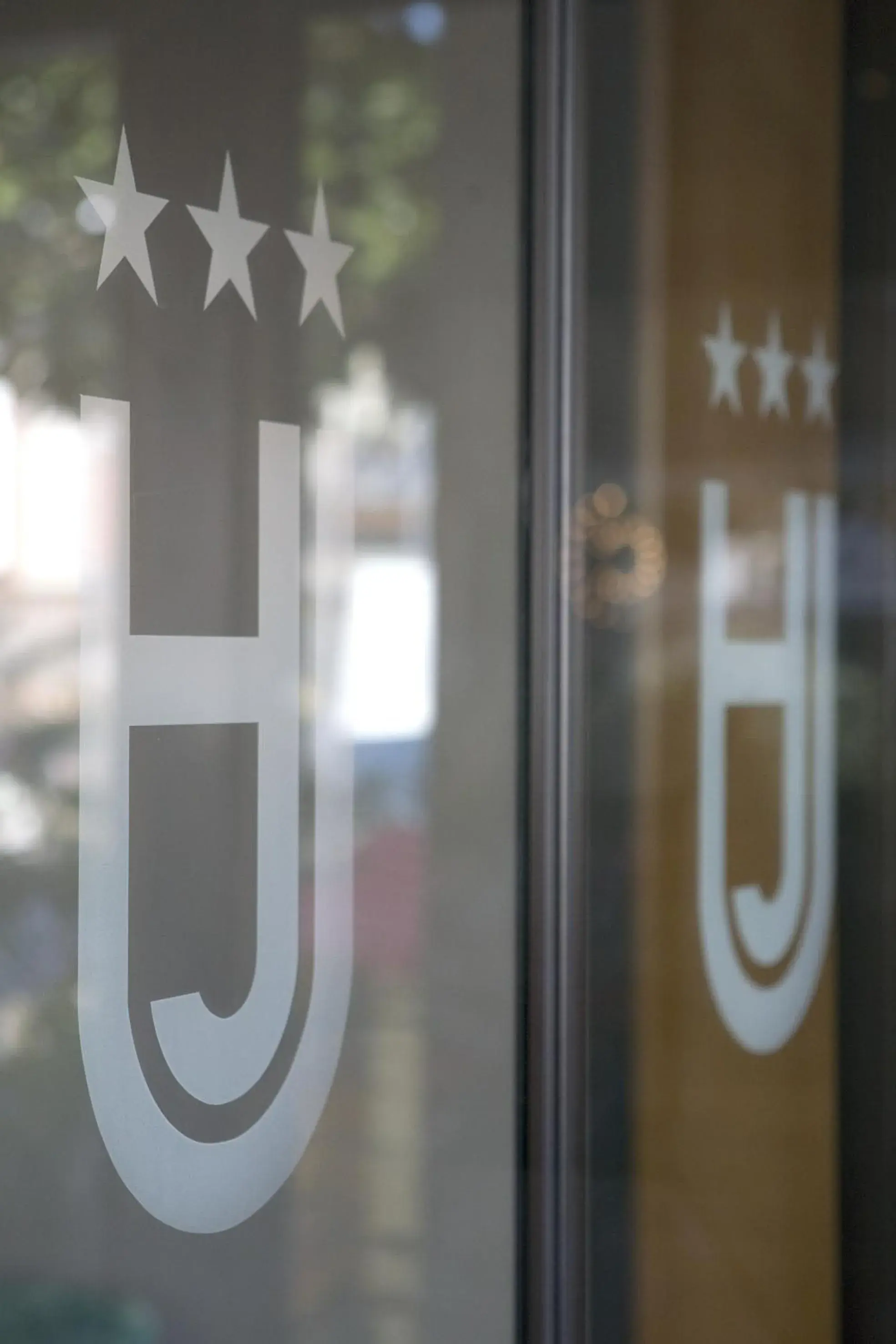 Facade/entrance in Hotel Junior Facade/entrance in Hotel Junior