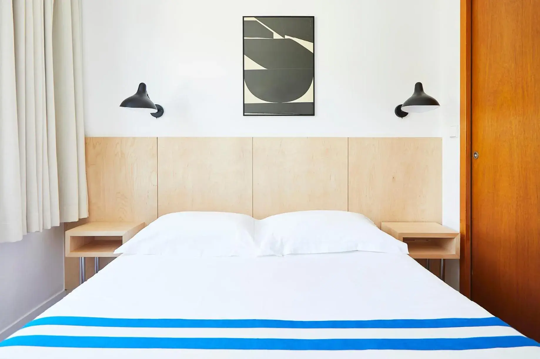 Double Room with Hill View in Hôtel California Double Room with Hill View in Hôtel California