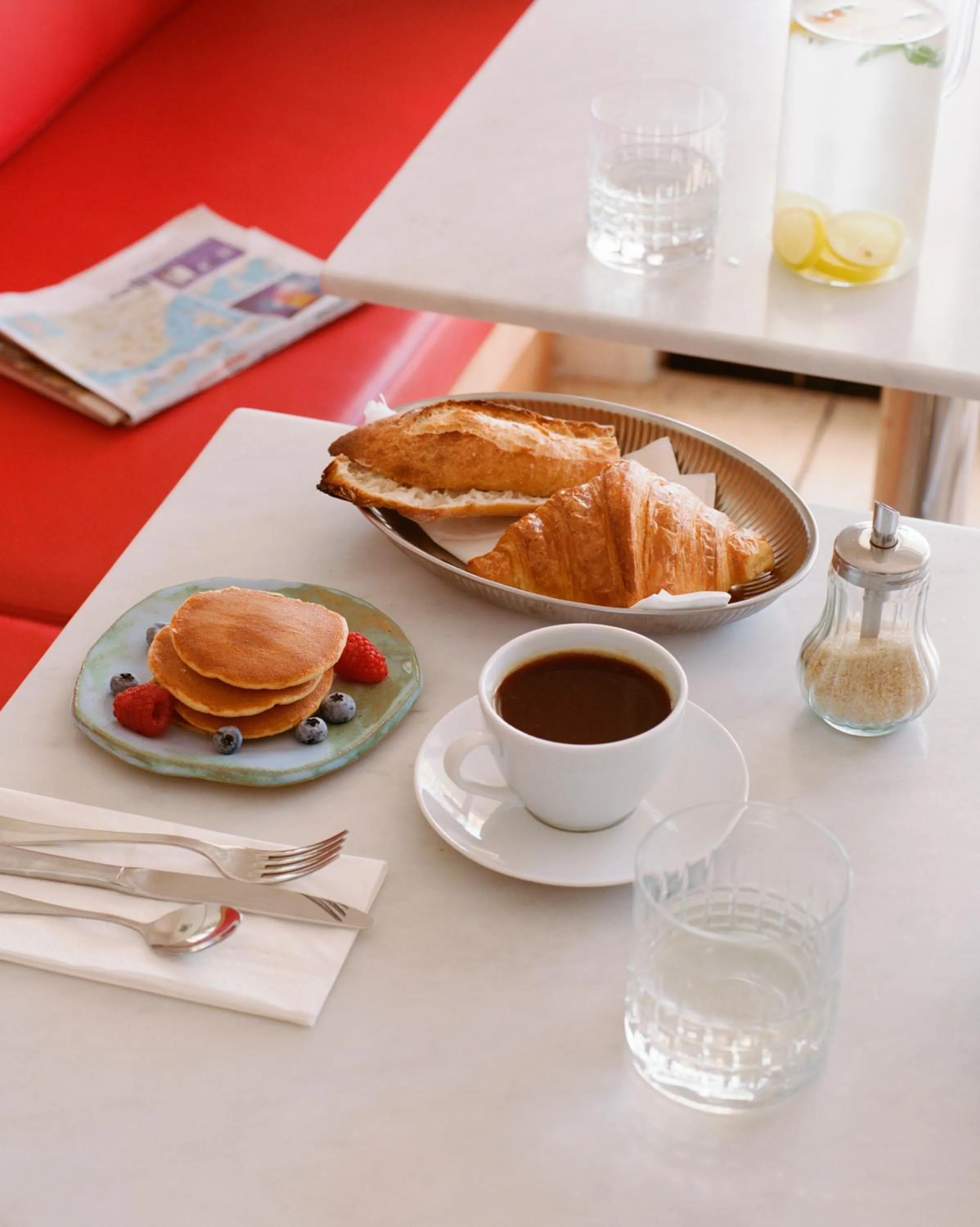 Restaurant/places to eat in Hôtel California