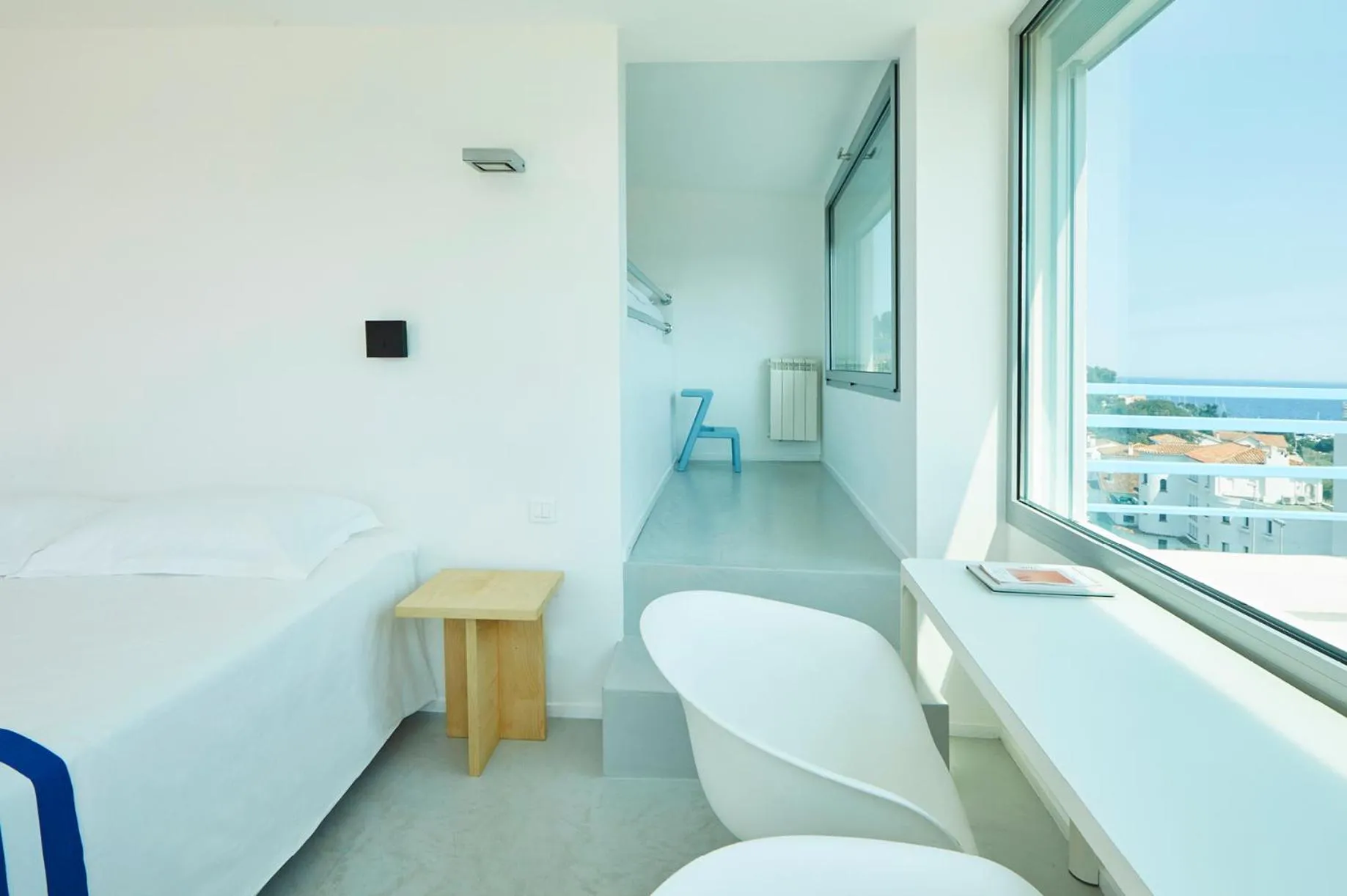 Bed in Hôtel California