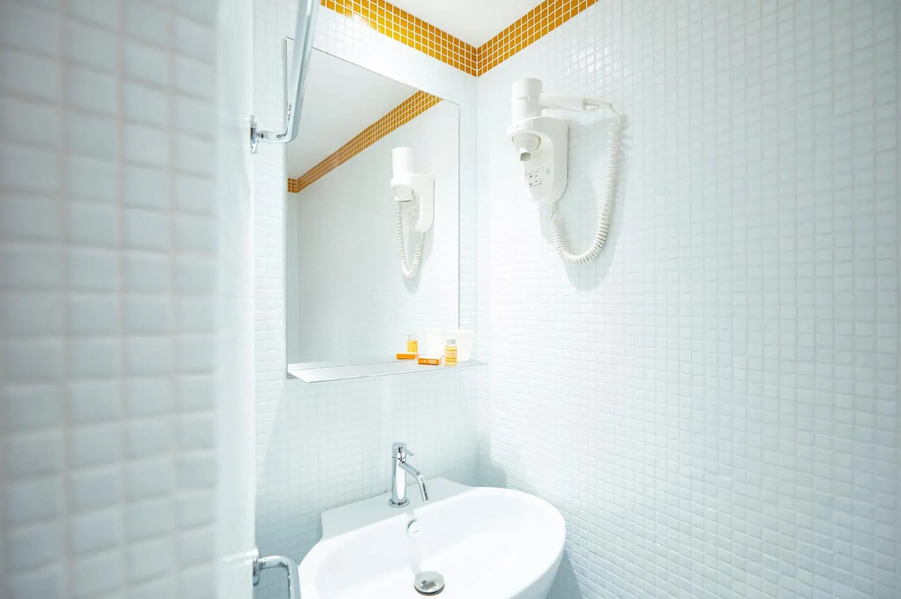 Shower in Hôtel California
