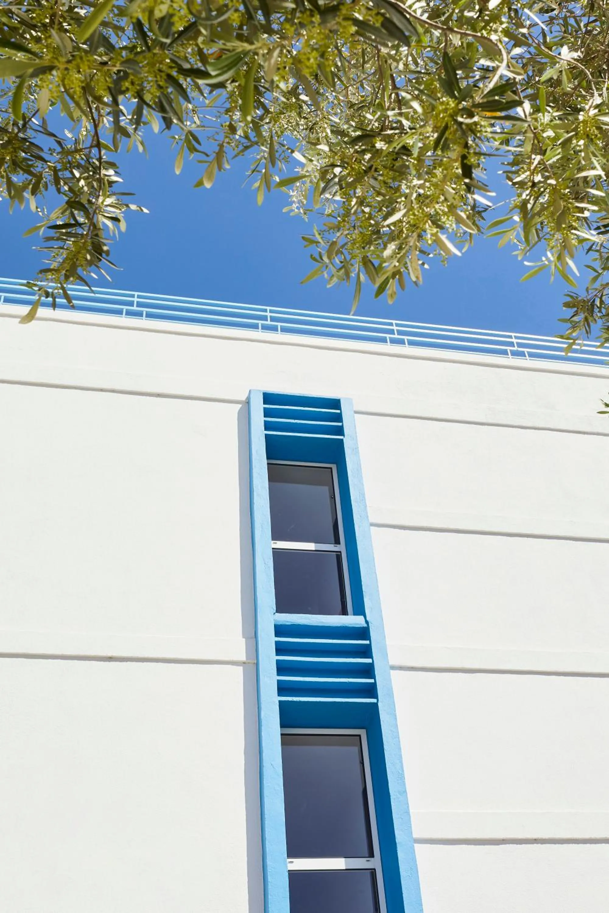 Property building in Hôtel California