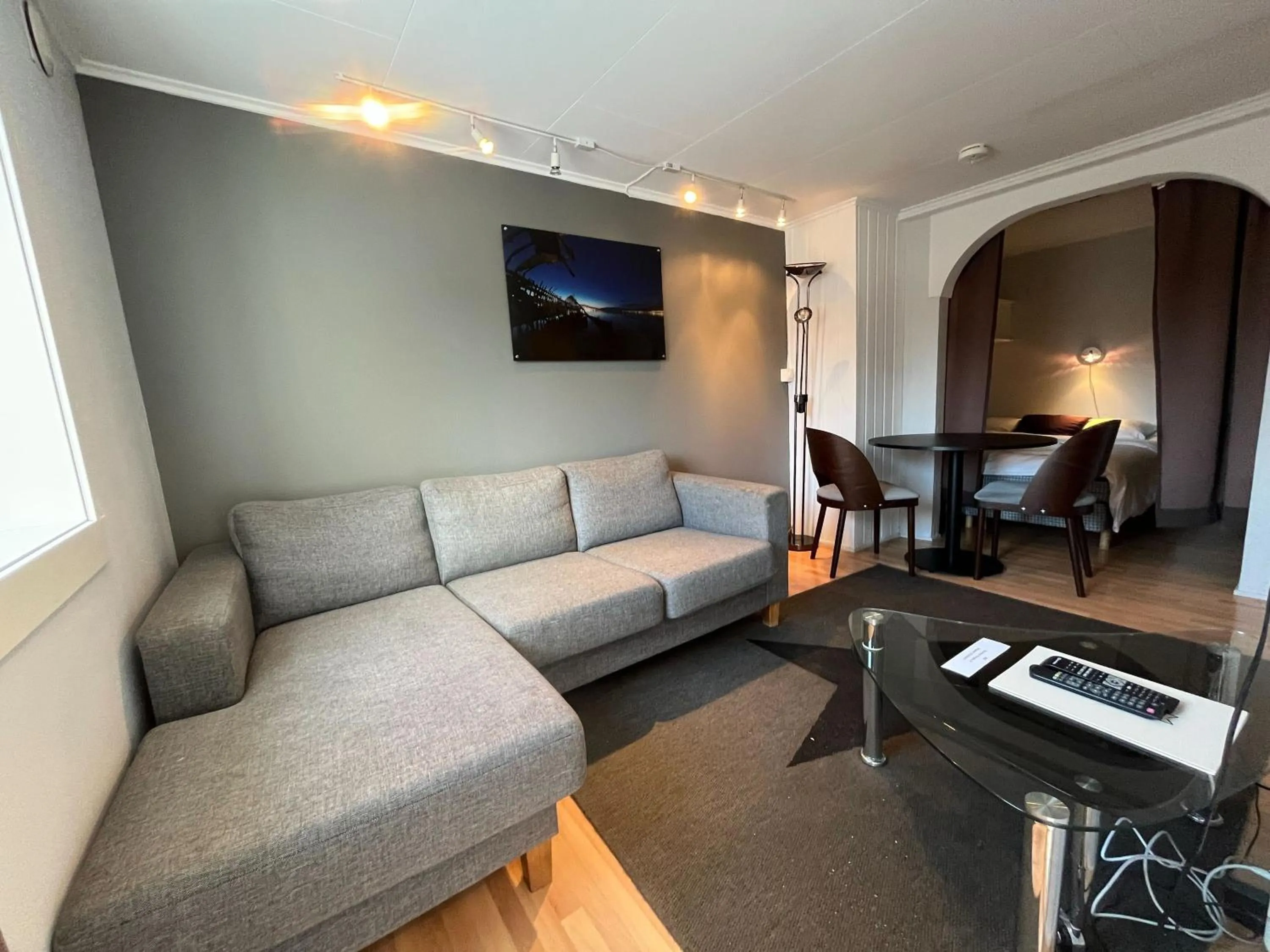 TV and multimedia in Enter Backpack Hotel